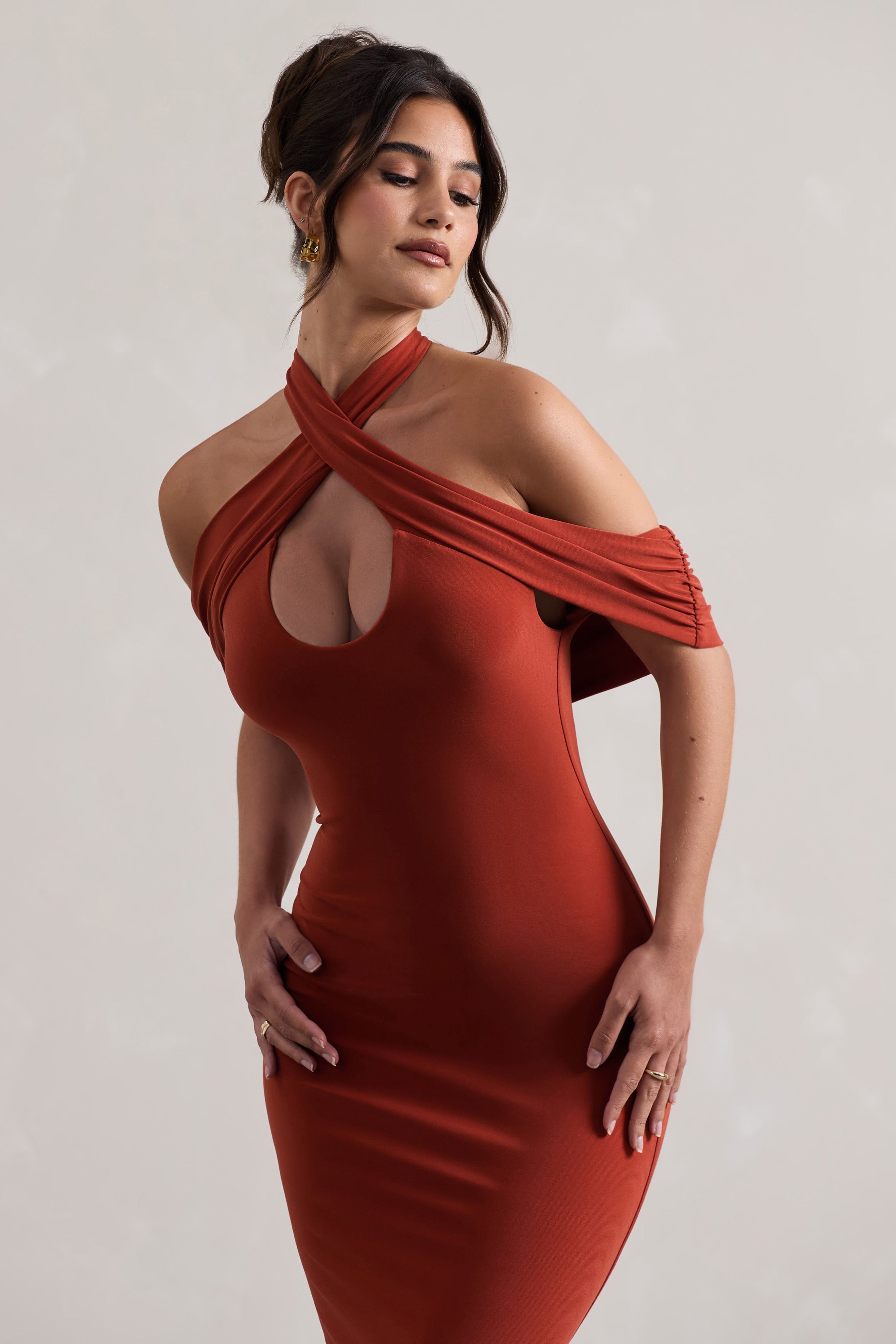 Bağlantı | Kesik Detaylı Terracotta Bodycon Halter-Kalıp Midi Elbise