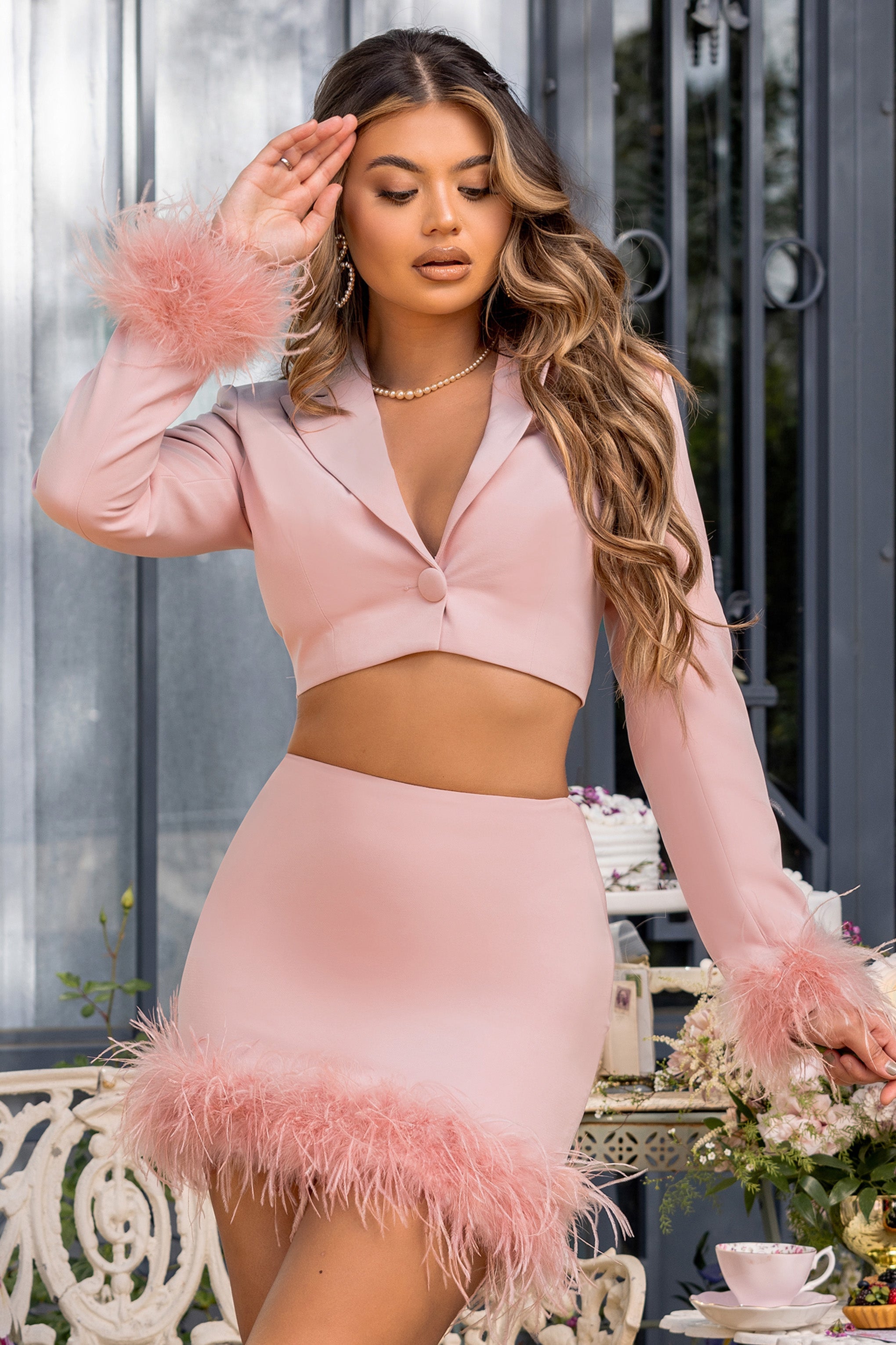 Cazibeli | Tüy Detaylı Pembe Kısa Blazer Ceket