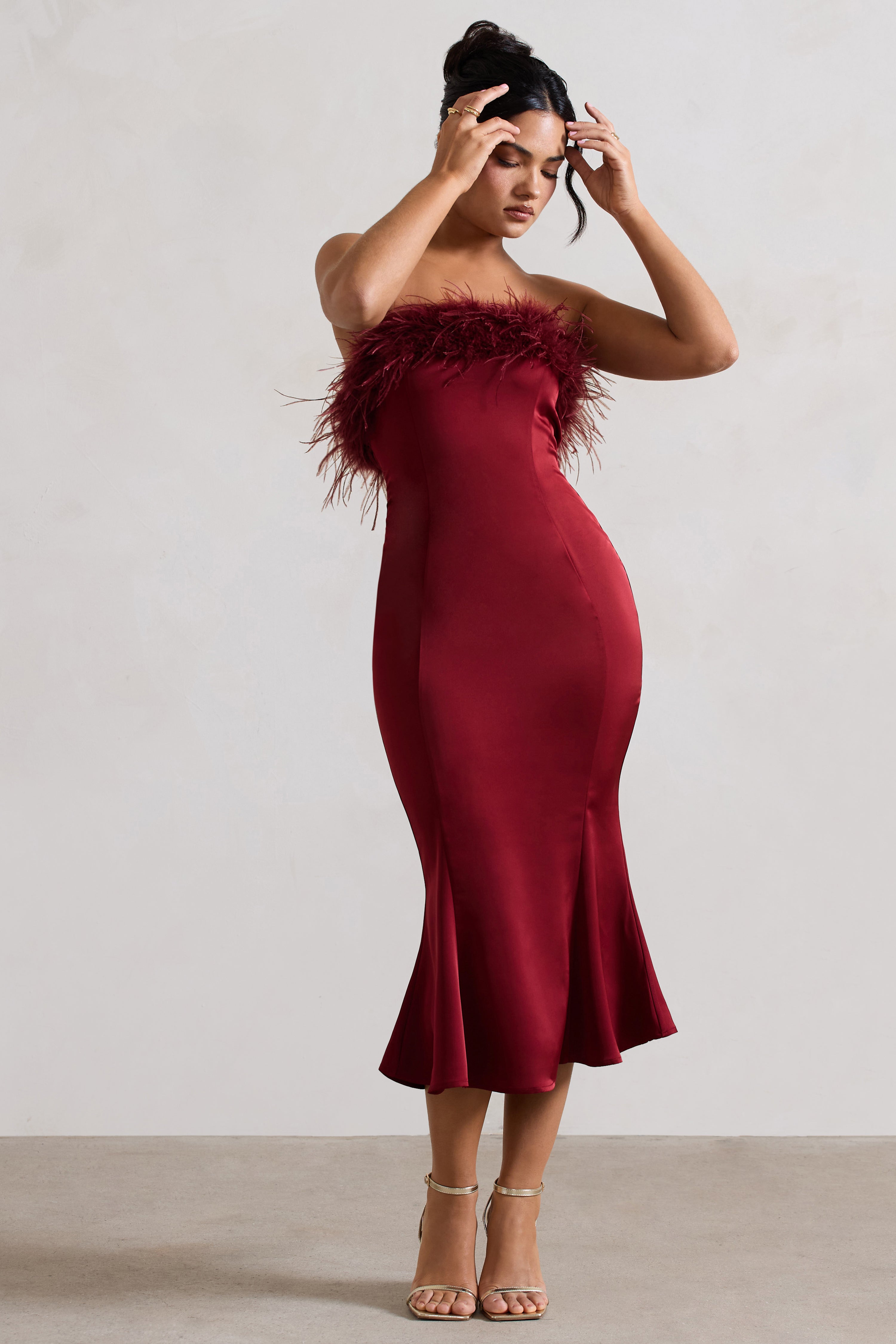 Tek ve Eşsiz | Berry Saten Tüy Süslemeli Bandeau Midi Elbise