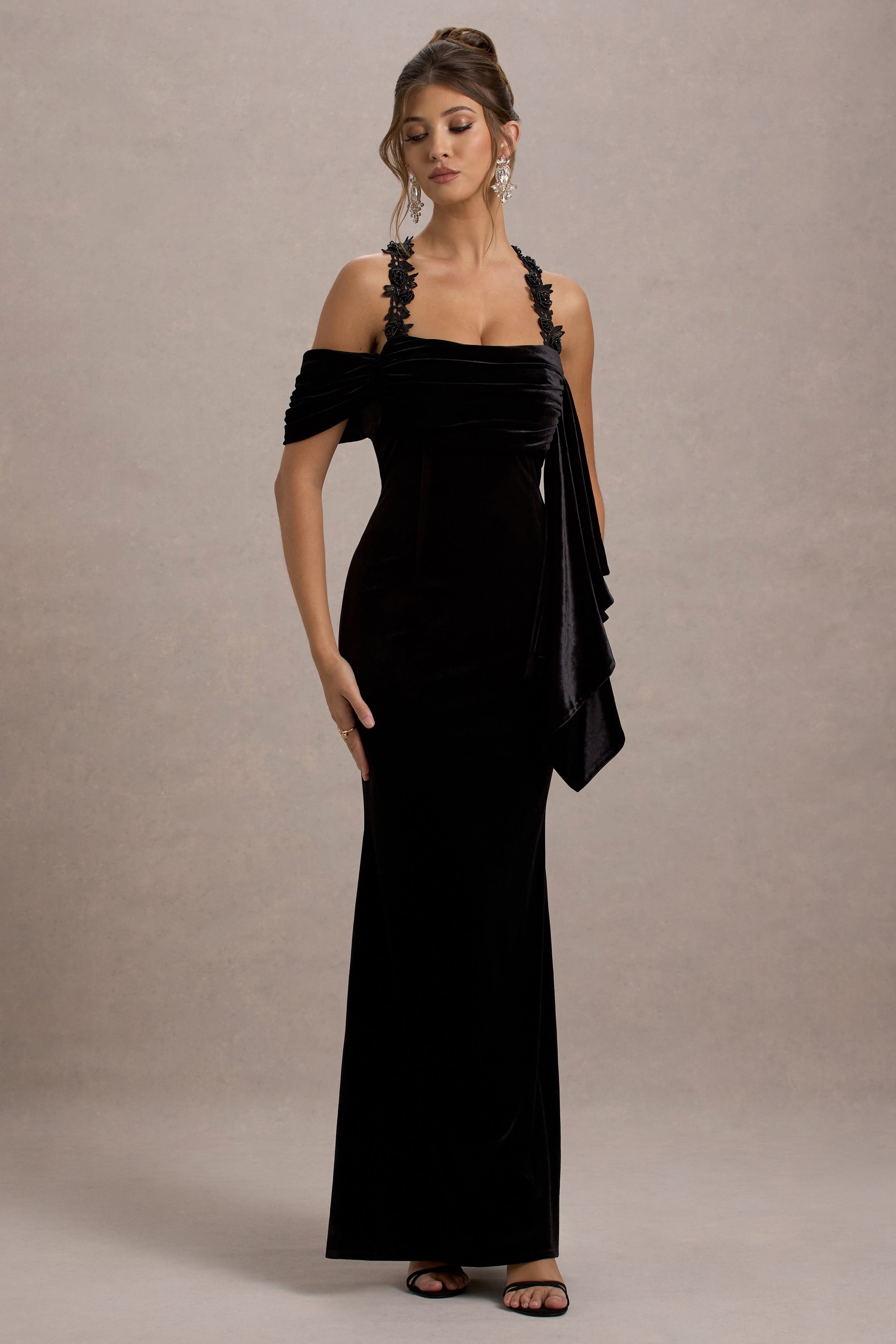 Charlize | Siyah Kadife Halter Yaka Drapeli Maxi Elbise