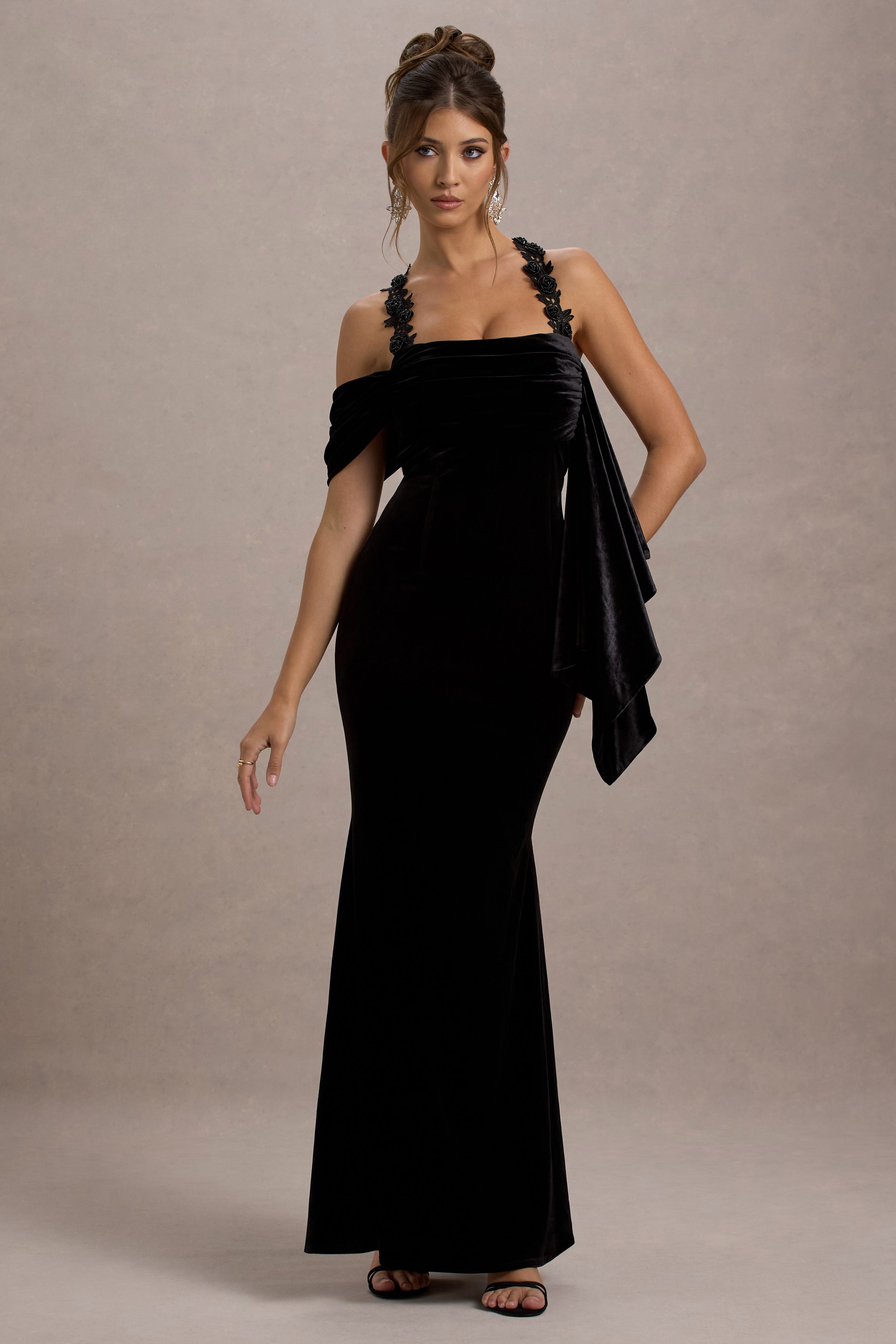 Charlize | Siyah Kadife Halter Yaka Drapeli Maxi Elbise