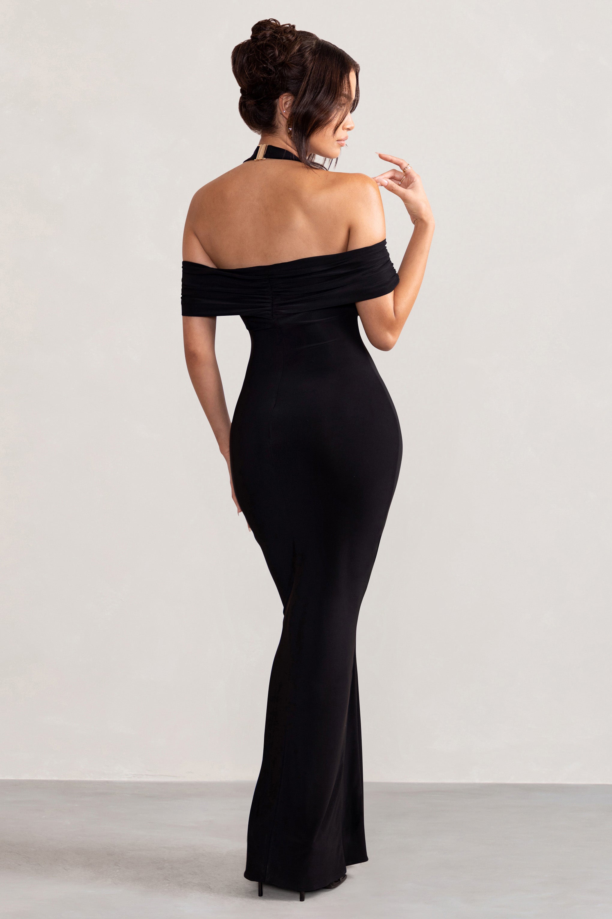 Anisa | Siyah Halter Yaka Bardot Maxi Elbise ile Bacak Yırtmaçlı