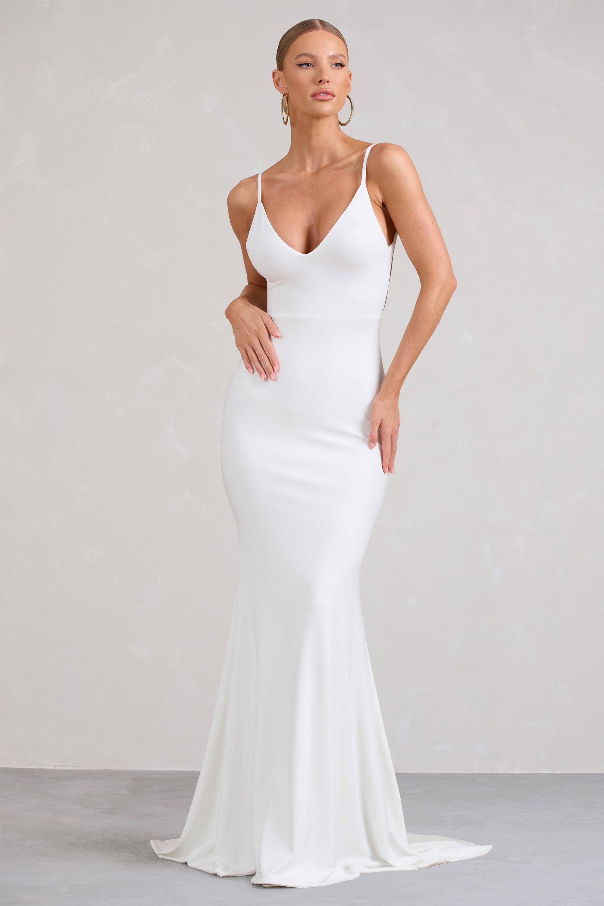 Sonsuz Aşk | Beyaz Sırt Açık Düğüm Detaylı Fishtail Maxi Elbise