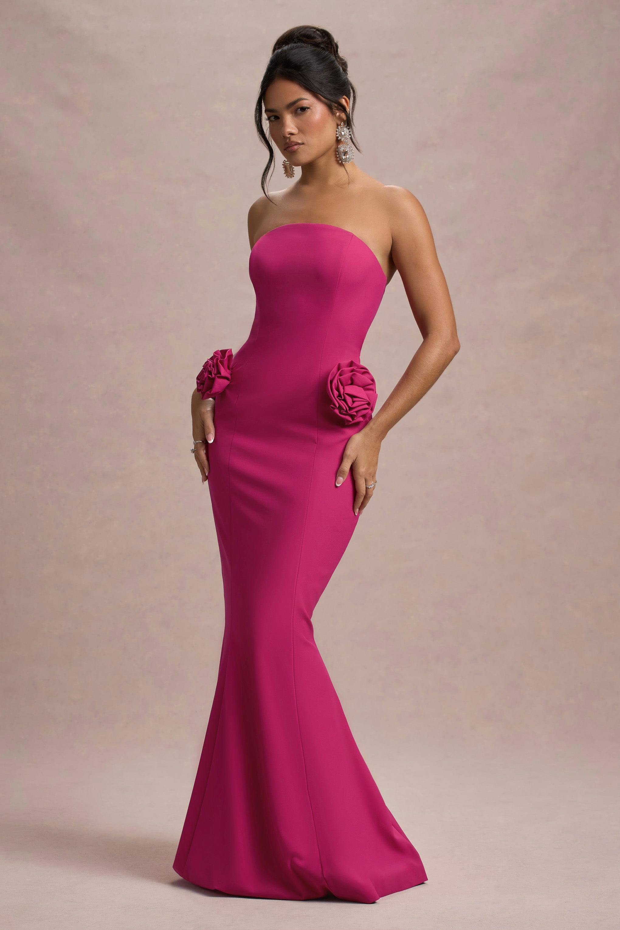 En İyisi | Koyu Pembe Askısız Fishtail Maxi Elbise Korsajlarla