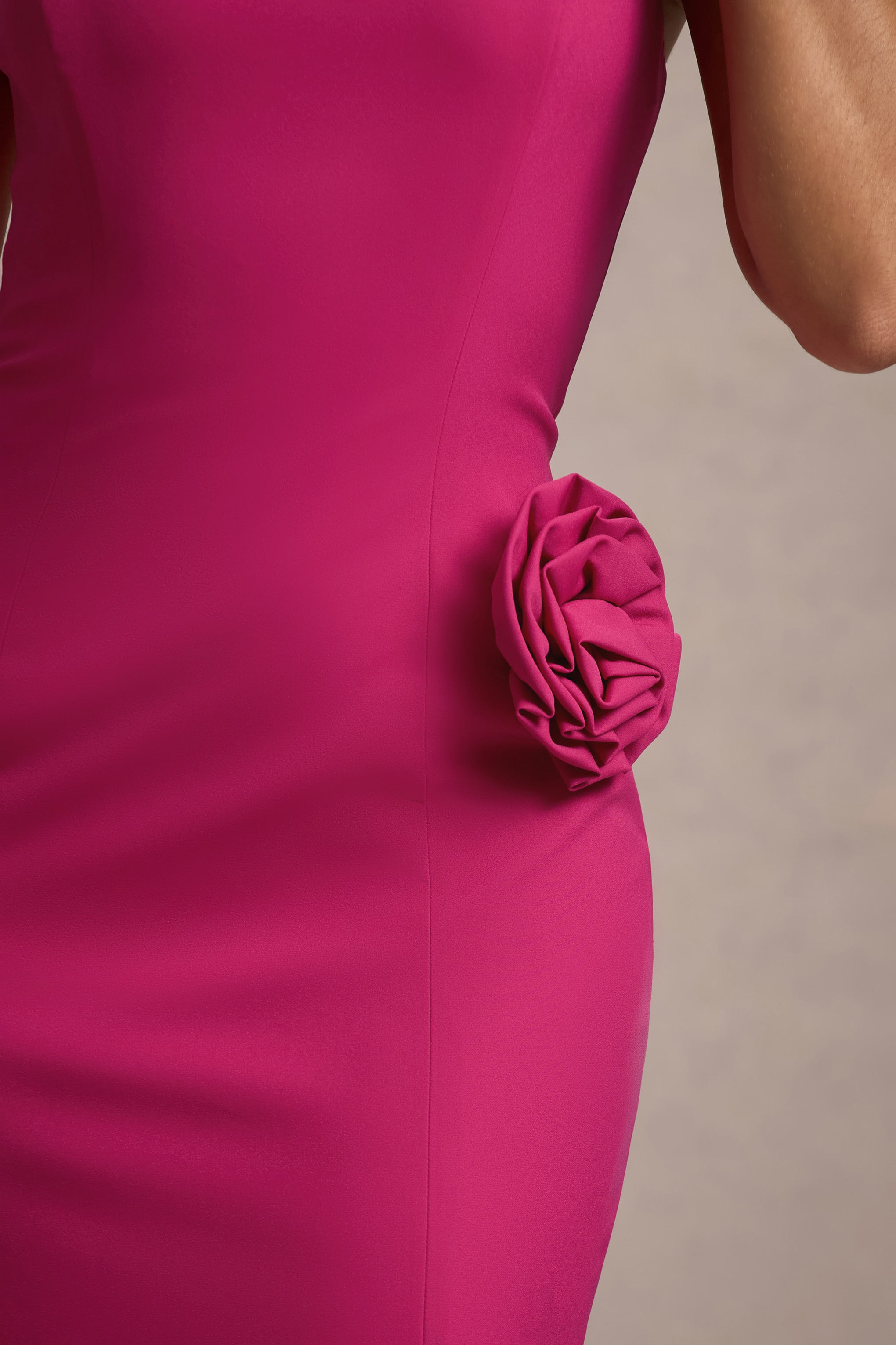 En İyisi | Koyu Pembe Askısız Fishtail Maxi Elbise Korsajlarla