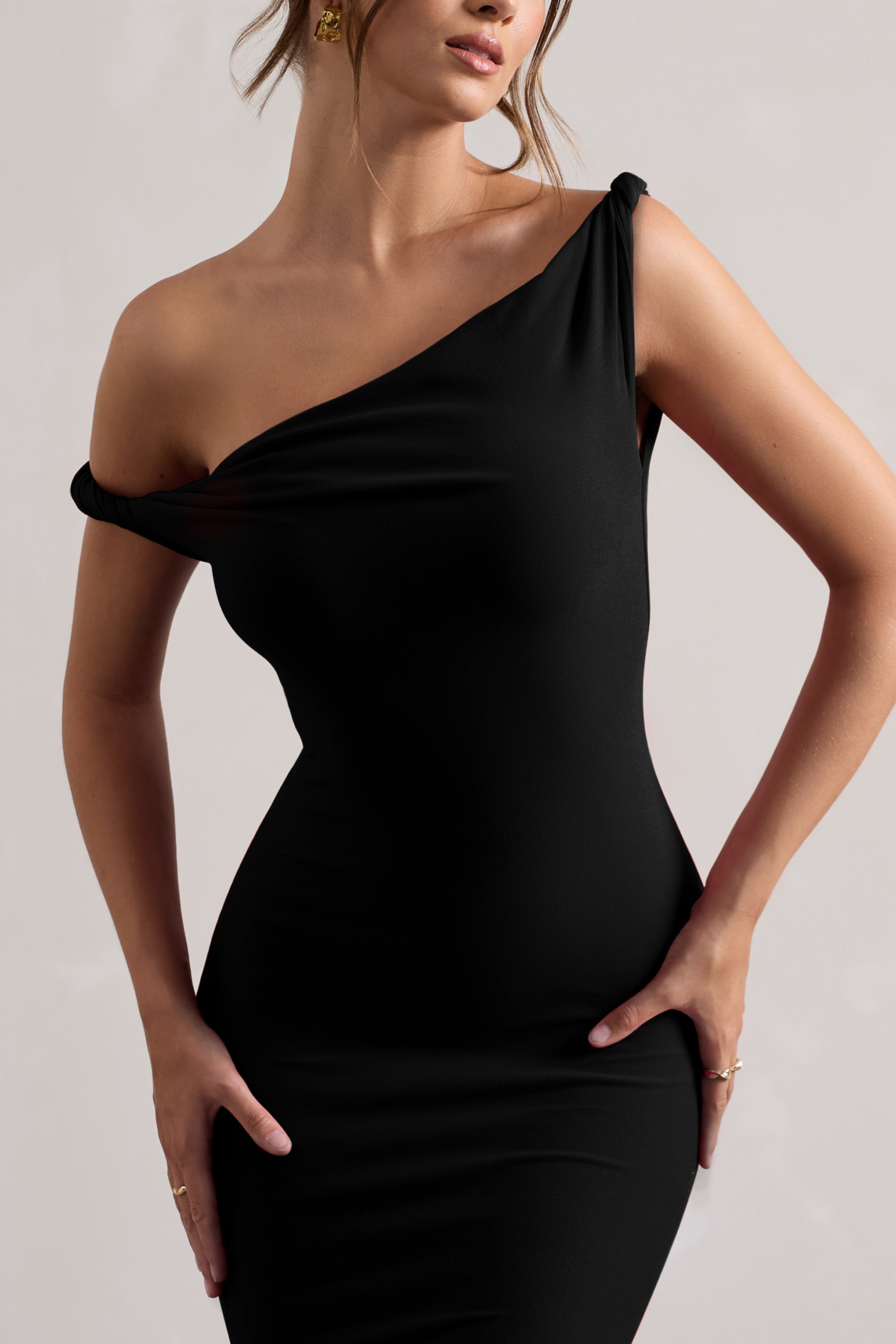 Lita | Siyah Kıvrımlı Asimetrik Maxi Elbise