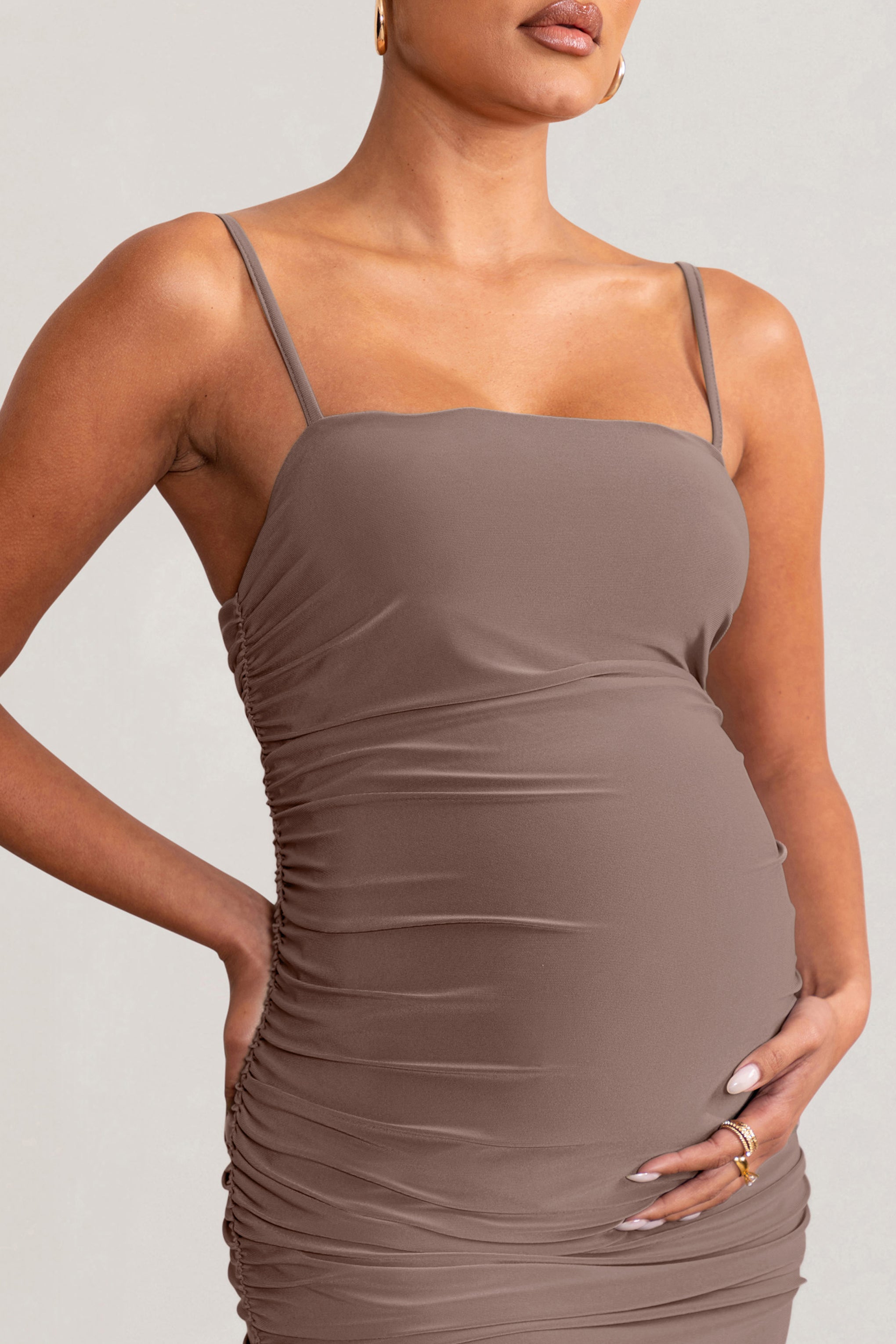 Sentimental | Askılı ve Ruching Detaylı Mocha Hamile Midi Elbise