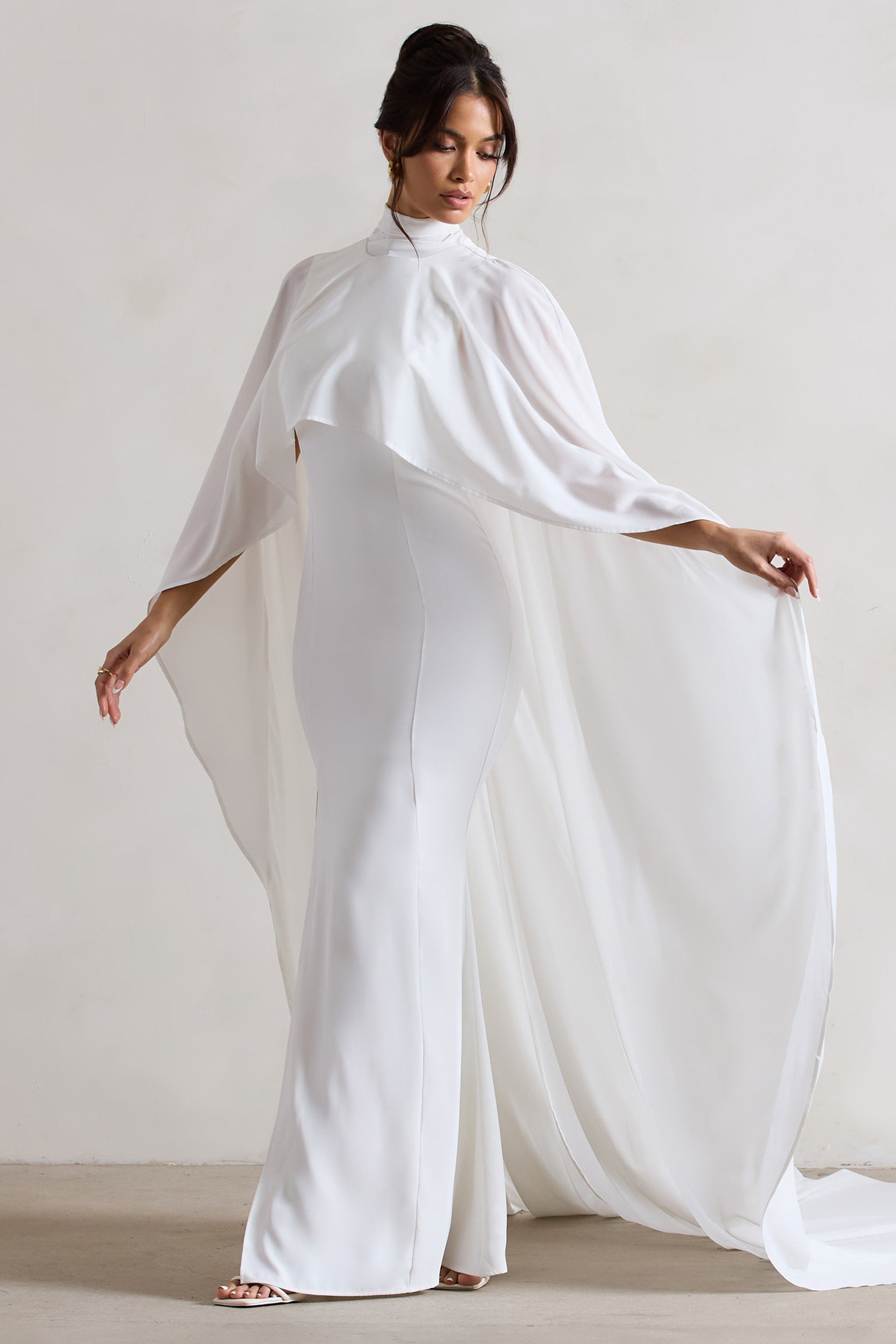 Saint | Şifon Pelerinli Krem Renkli Fishtail Maxi Elbise