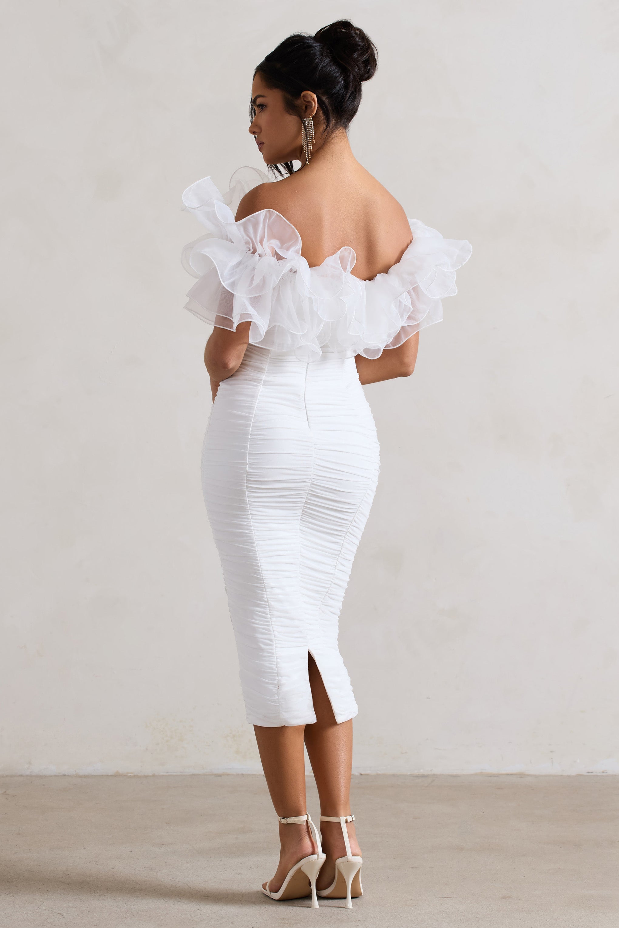 Kadınsı | Organza Detaylı Beyaz Fırfırlı Midi Elbise