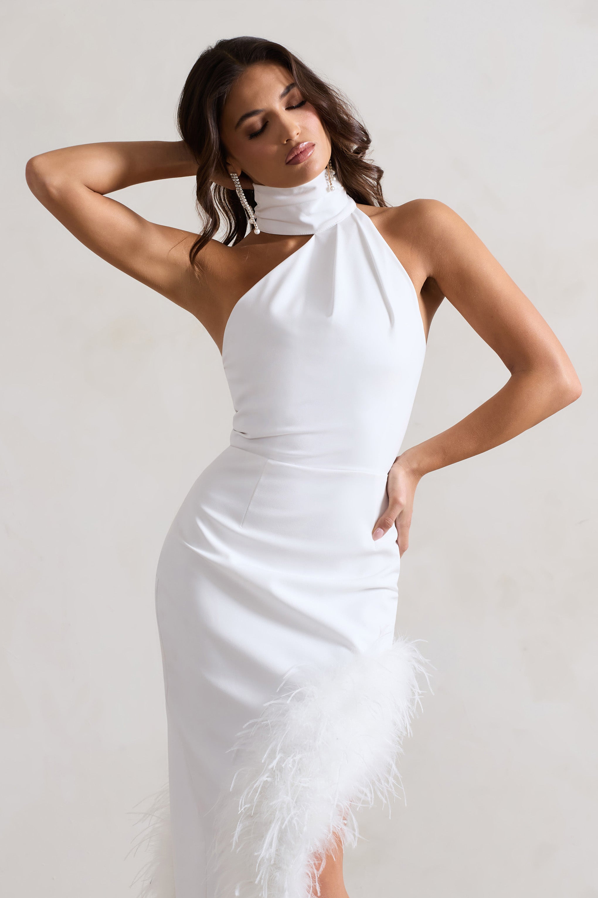 Brilliance | Tüy Detaylı Beyaz Asimetrik Maxi Elbise