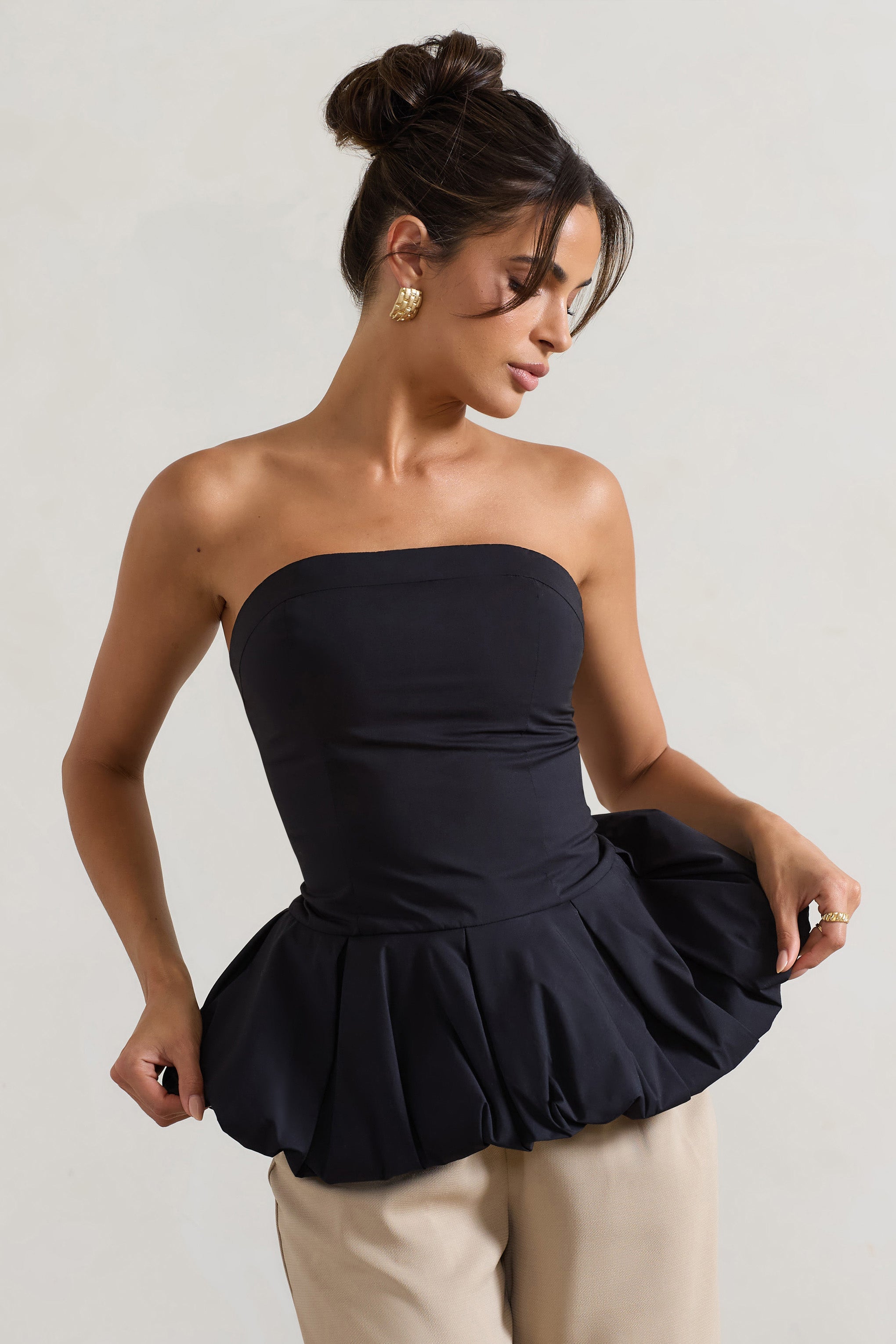 Roll With It | Siyah Bandeau Volanlı Üst