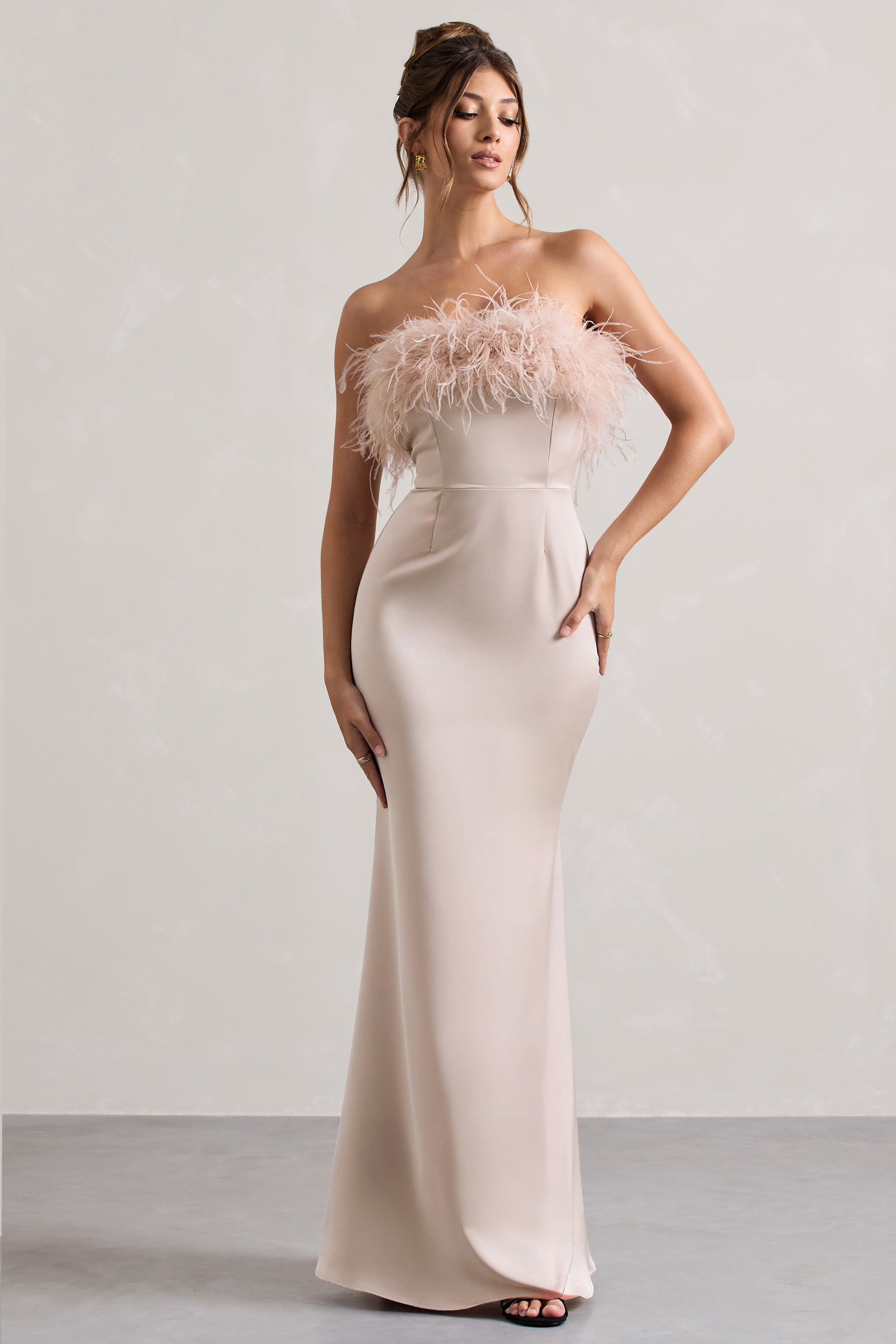 Bunun İçin Giyin | Şampanya Saten Tüy Detaylı Bandeau Maxi Elbise