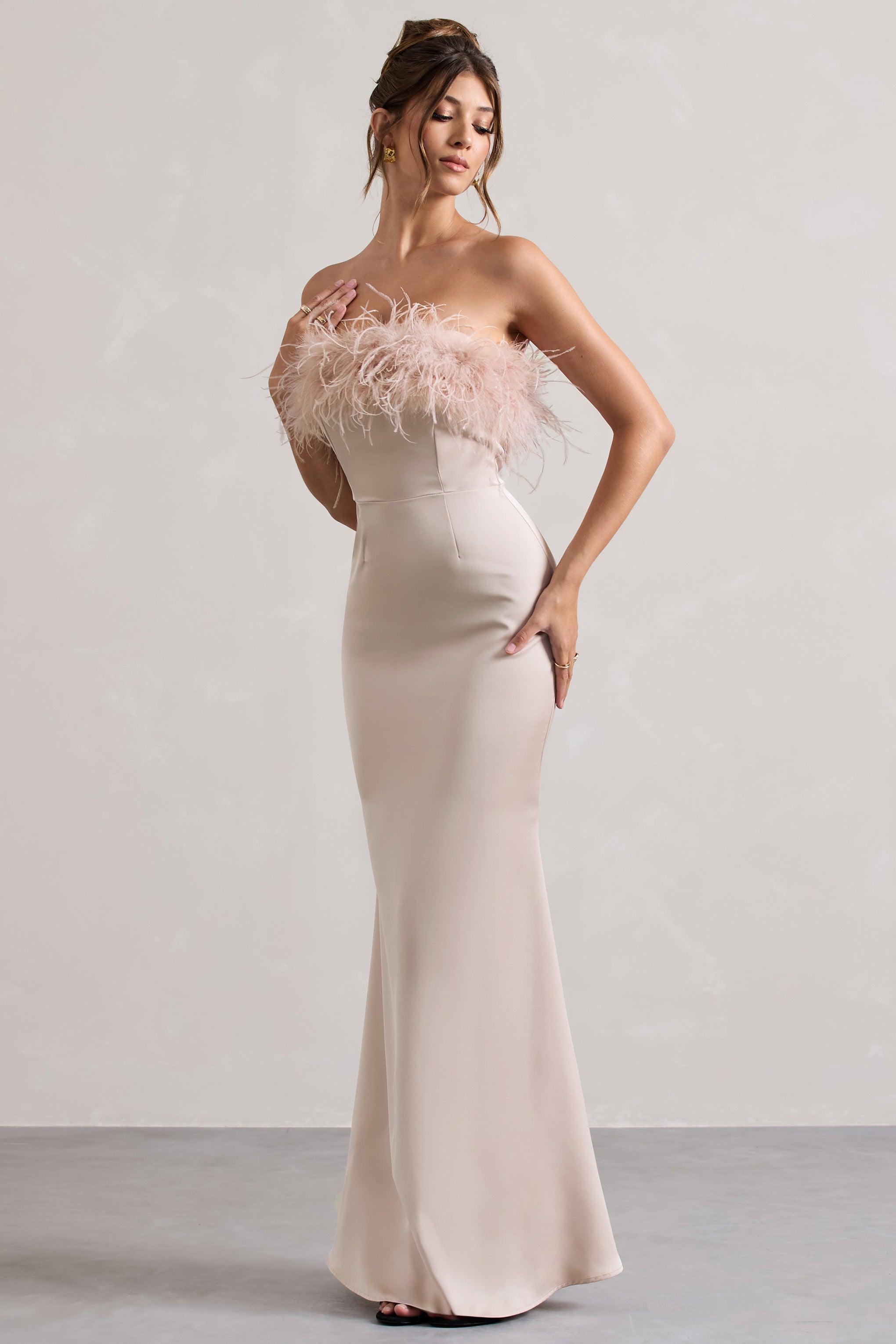 Bunun İçin Giyin | Şampanya Saten Tüy Detaylı Bandeau Maxi Elbise