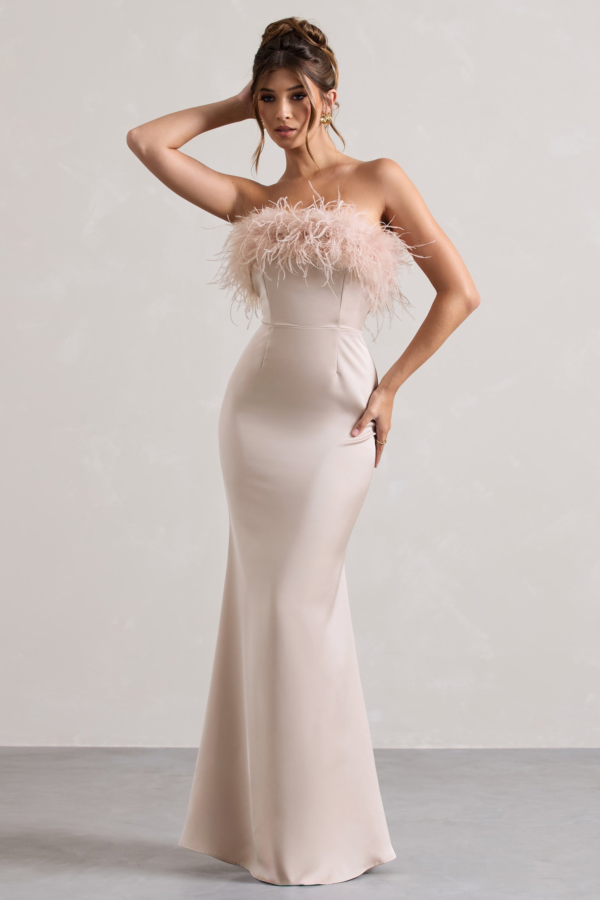 Bunun İçin Giyin | Şampanya Saten Tüy Detaylı Bandeau Maxi Elbise
