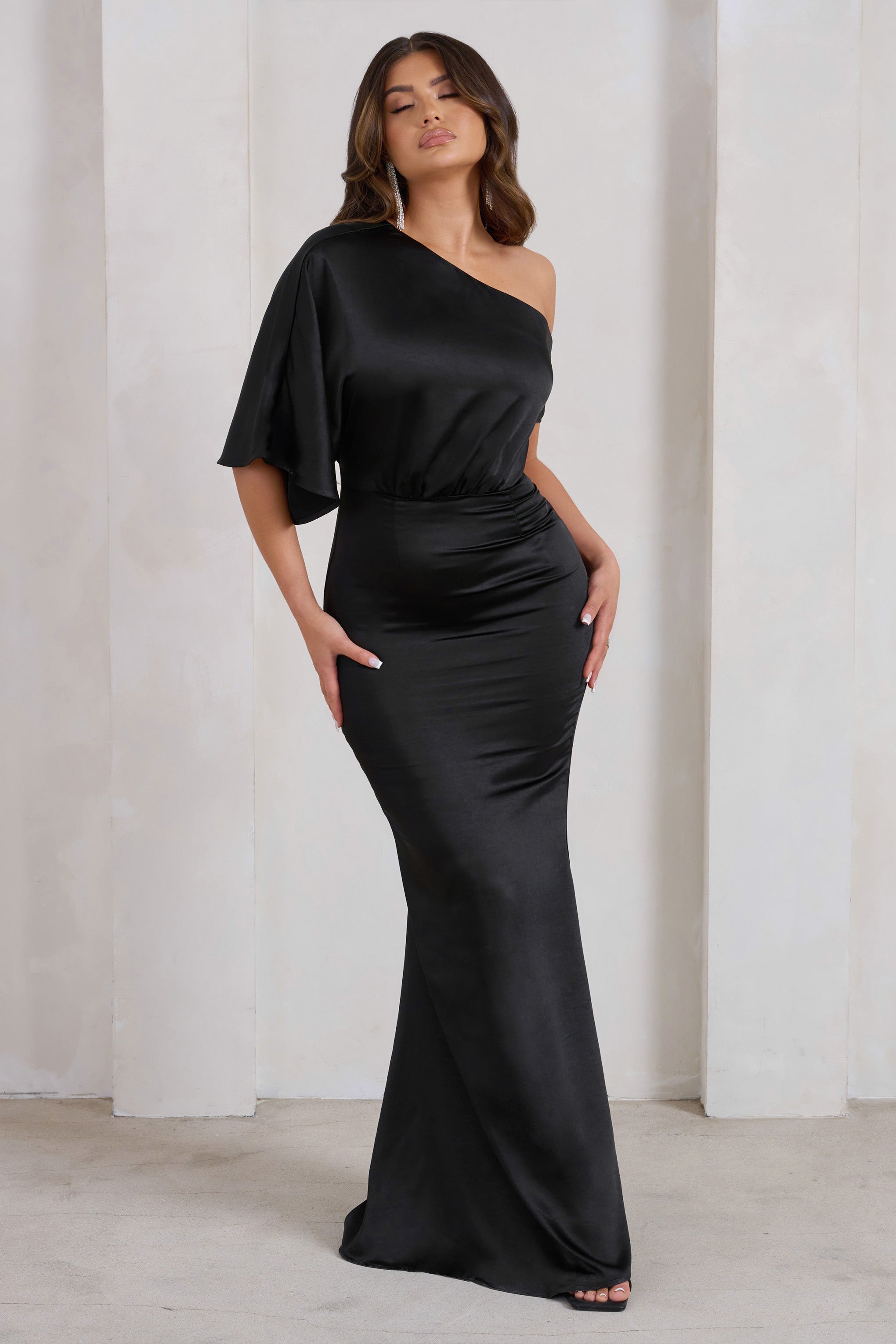 Sabrina | Siyah Asimetrik Tek Omuz Saten Maxi Elbise