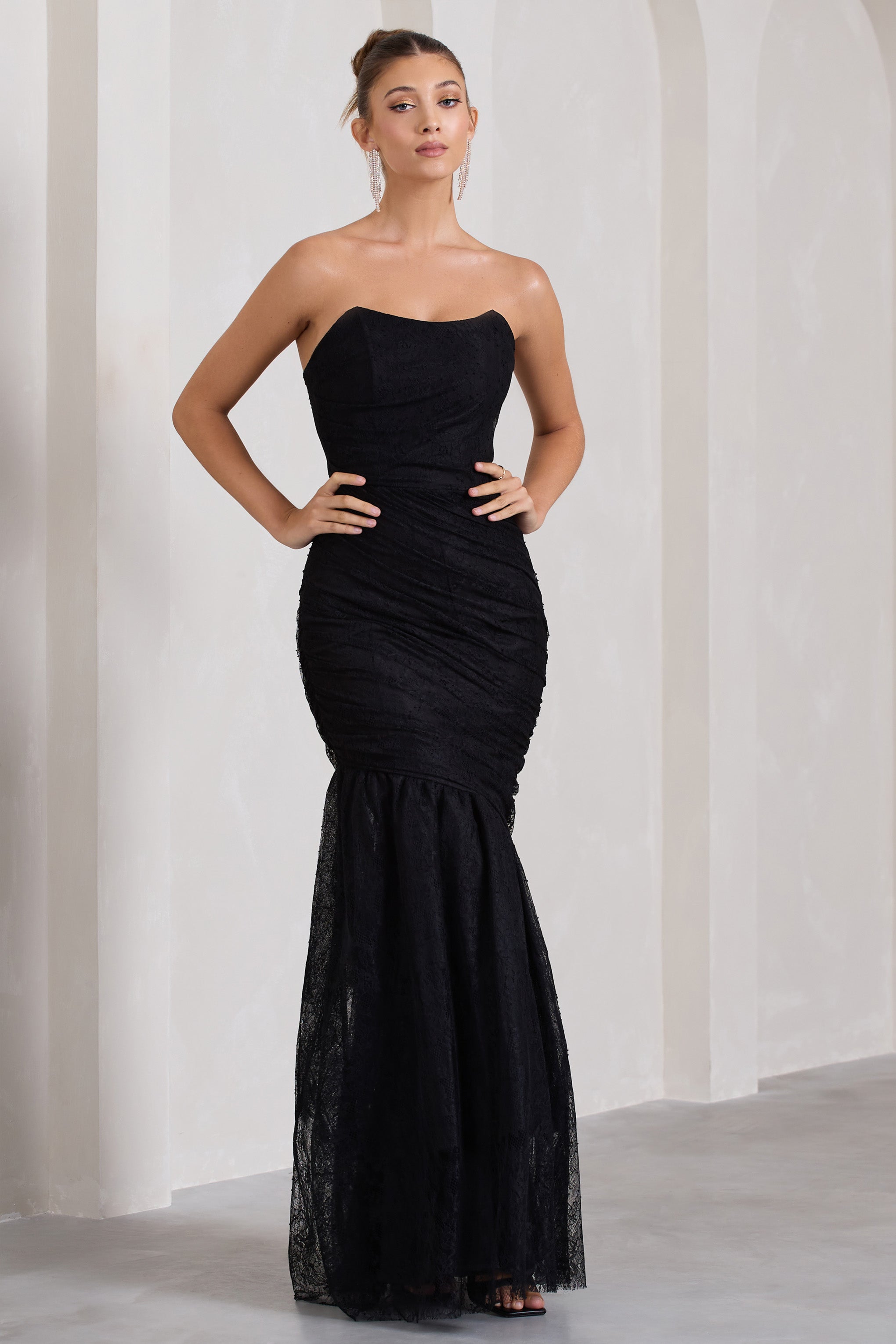 Kapsül | Siyah Dantel Sırt Açık Fishtail Maxi Elbise