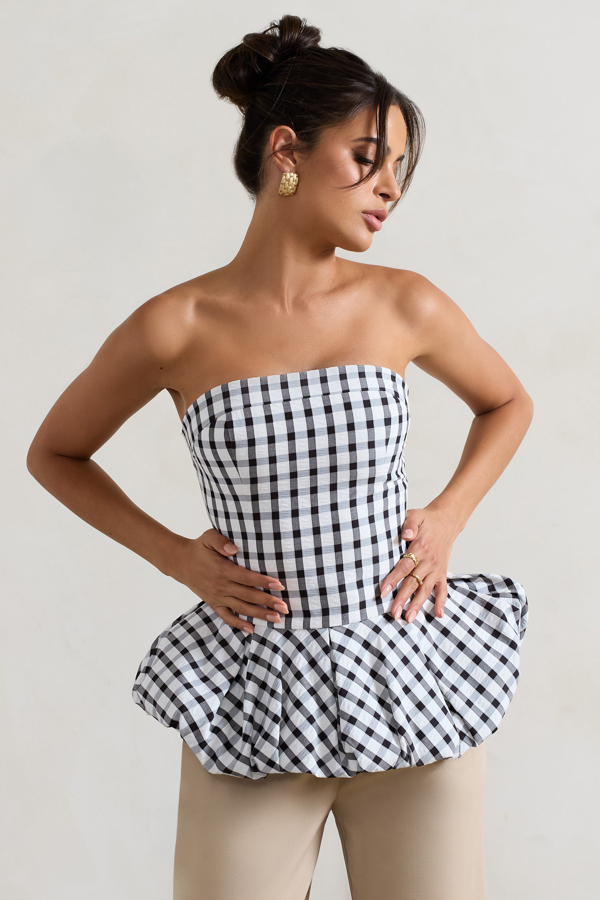 Onunla Yuvarlan | Siyah & Beyaz Gingham Bandeau Volanlı Üst