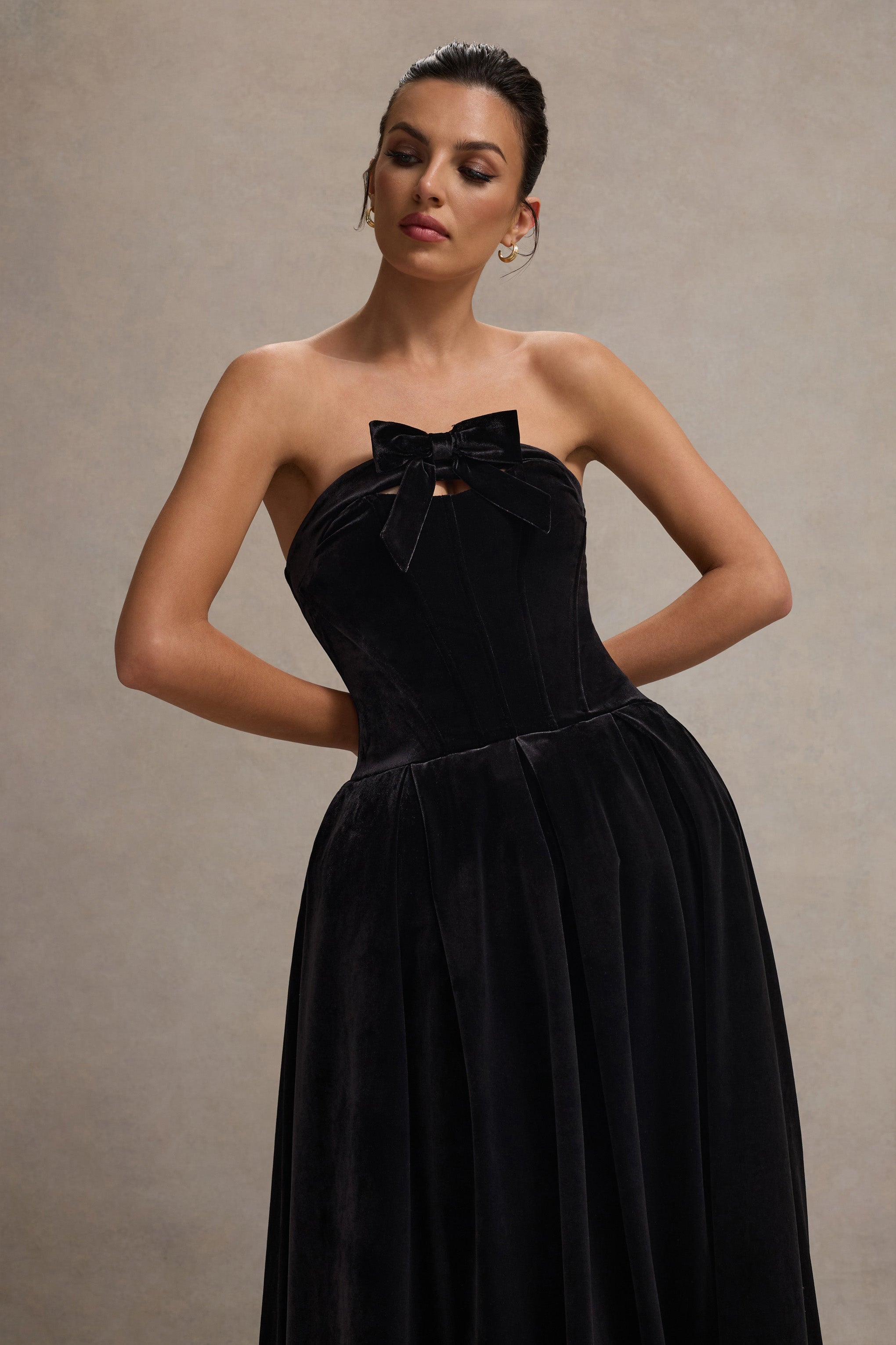 Hepburn | Siyah Kadife Bantlı Midi Elbise