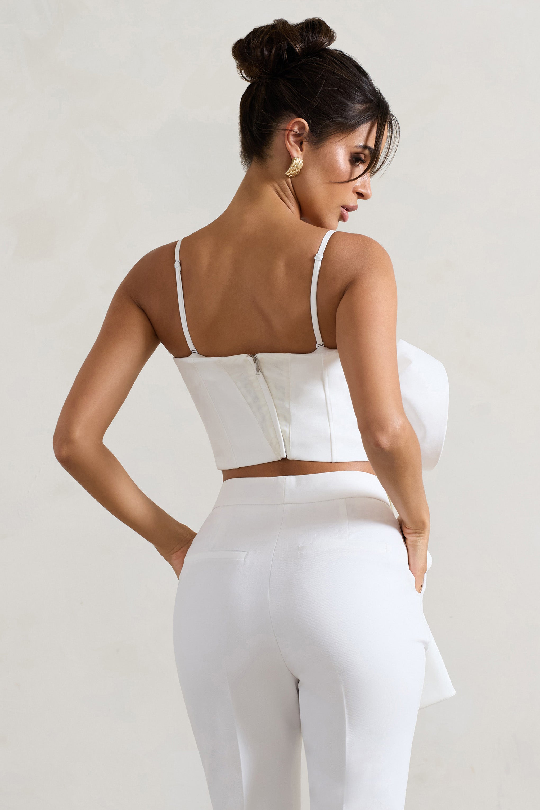 Whirlwind | Oversize Volan Detaylı Beyaz Askılı Bluz