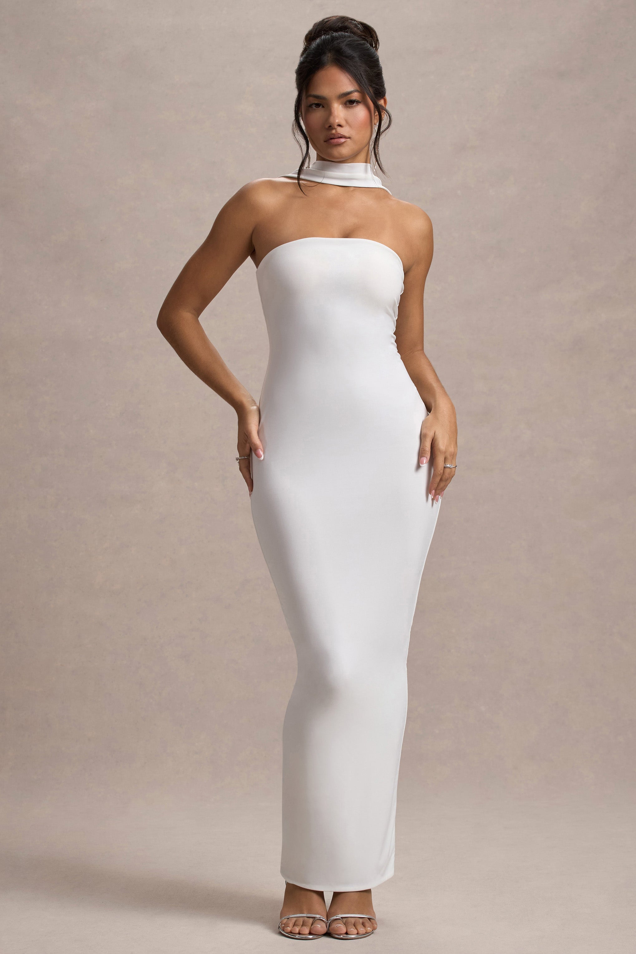 Nobu | Halter Yaka Beyaz Maxi Elbise
