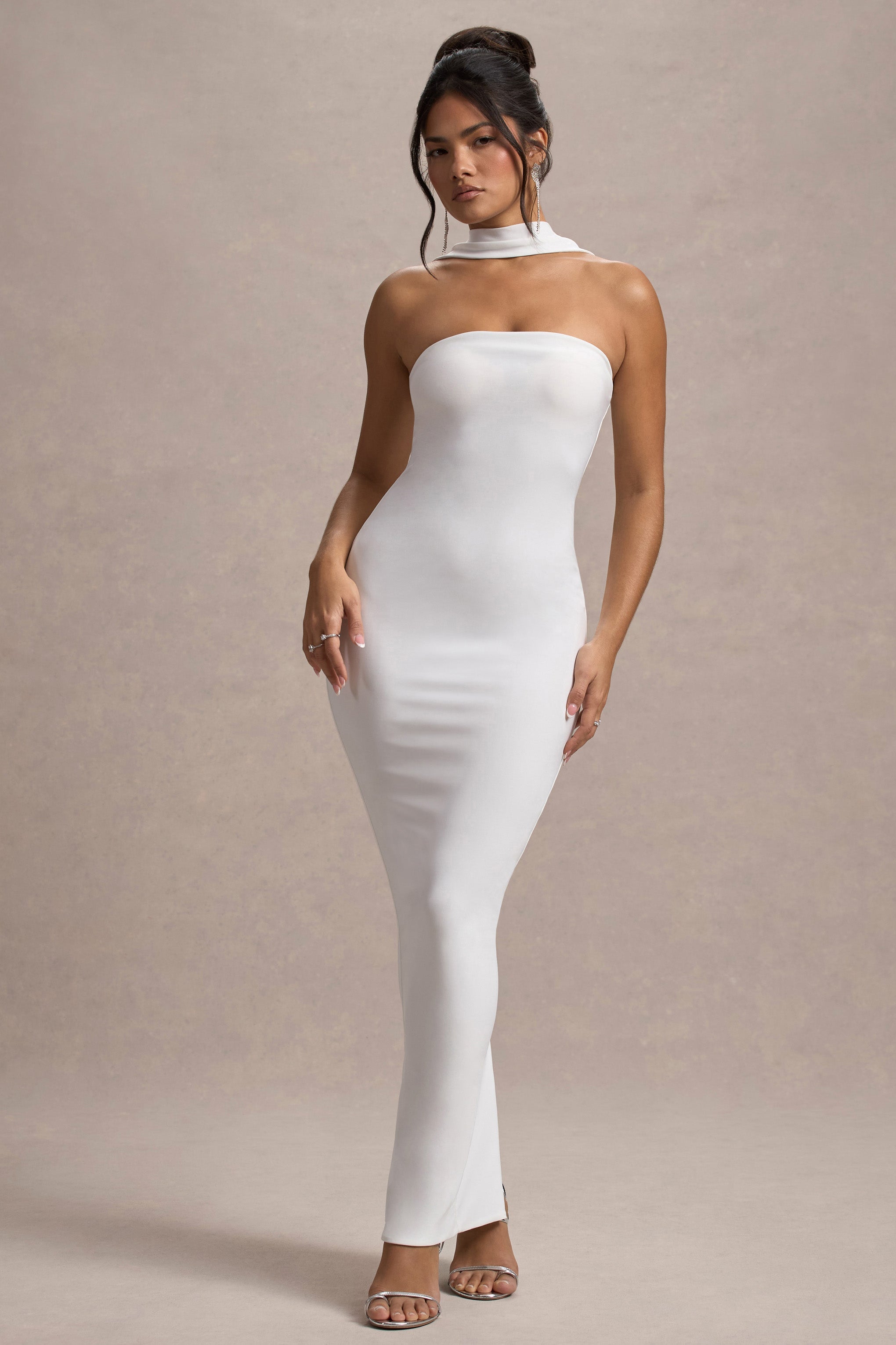 Nobu | Halter Yaka Beyaz Maxi Elbise