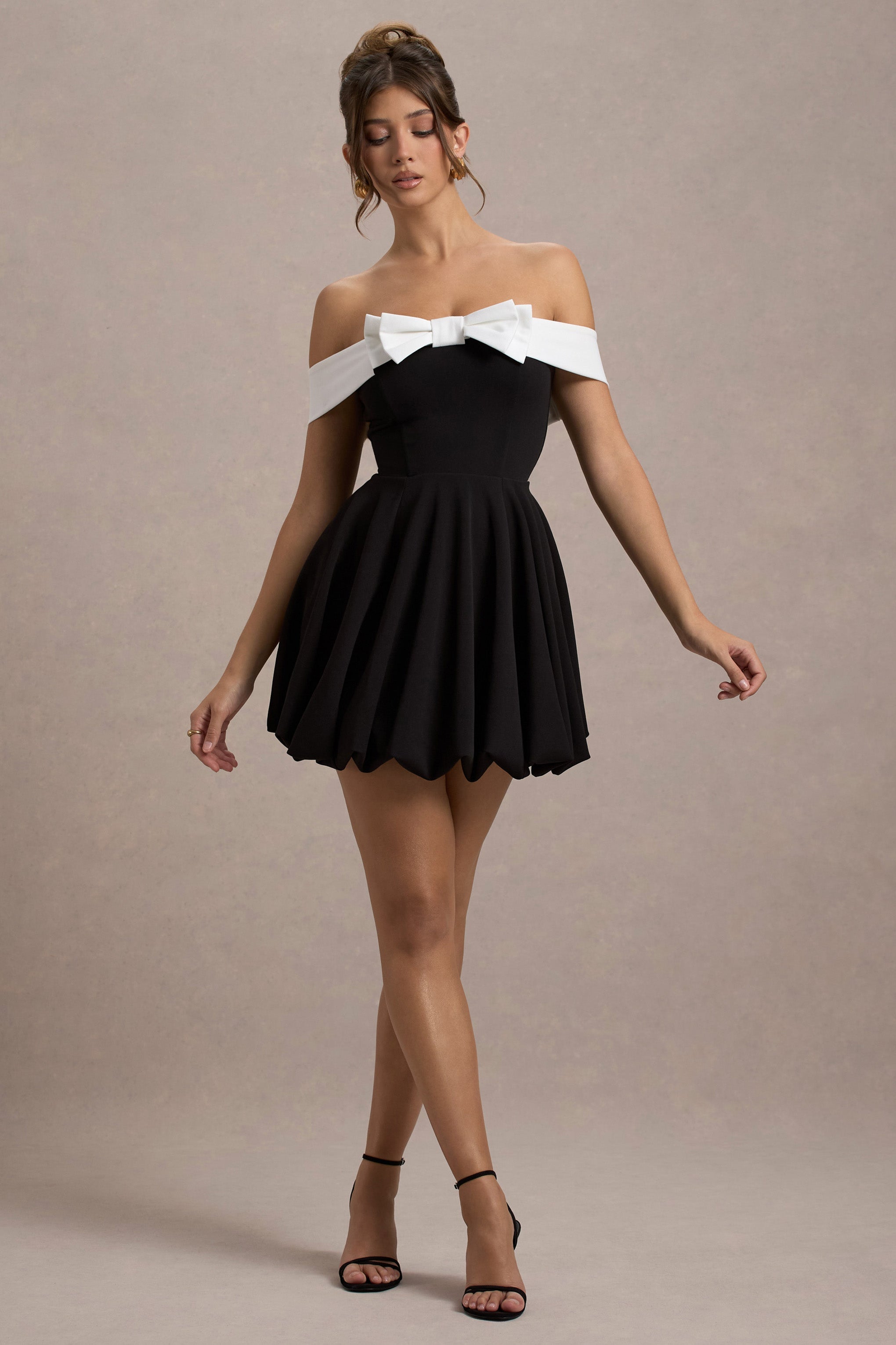 Minimoiselle | Siyah & Beyaz Kurdele Detaylı Bardot Mini Elbise Puff-Ball Etek
