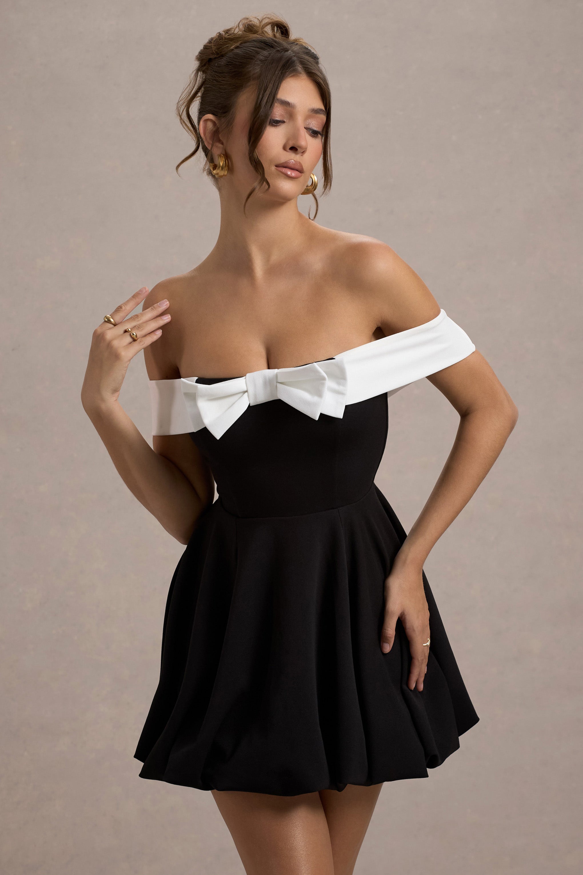 Minimoiselle | Siyah & Beyaz Kurdele Detaylı Bardot Mini Elbise Puff-Ball Etek