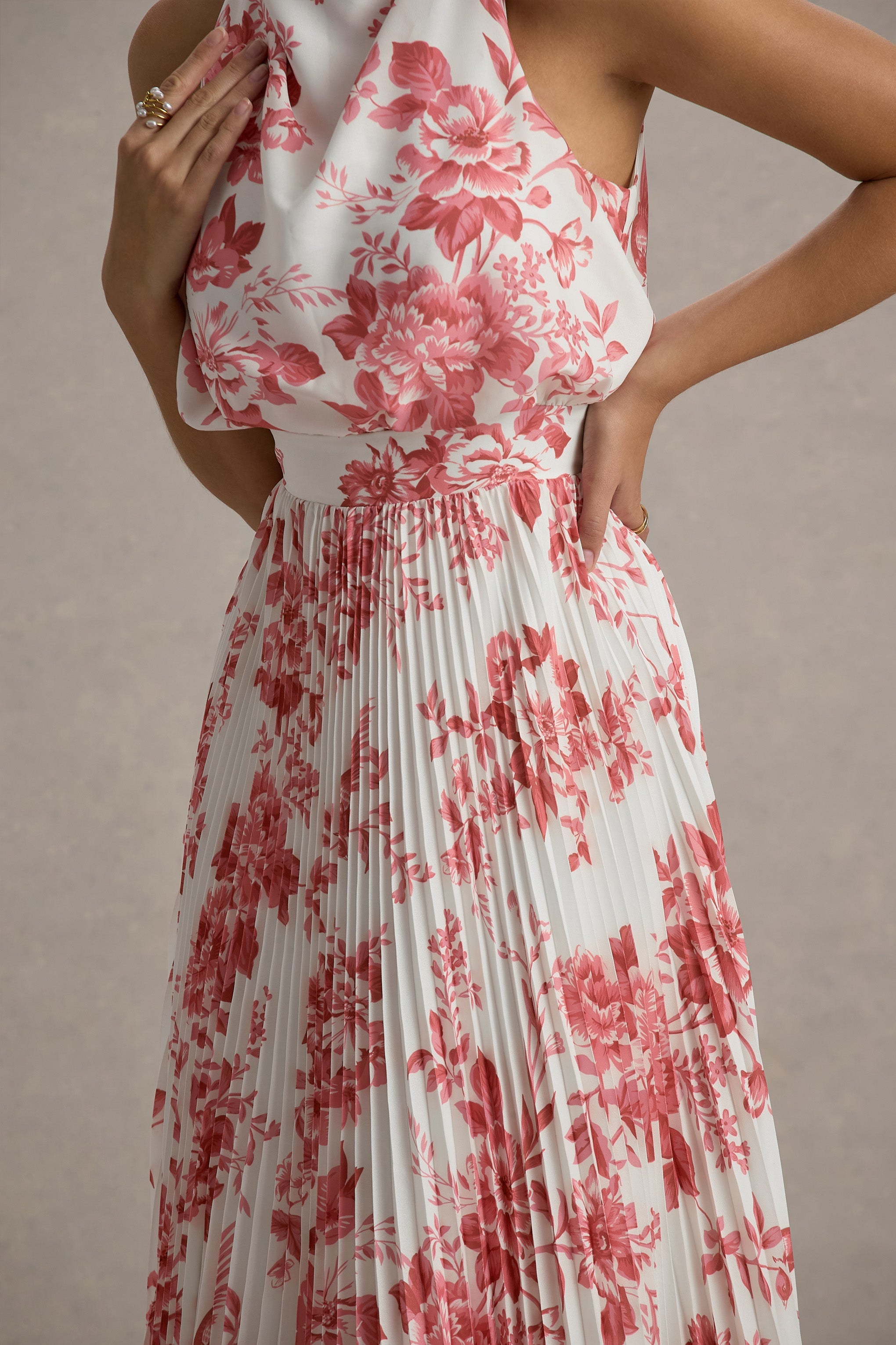 Nila | Pembe Porselen Desenli Plise Etekli Cowl-Neck Midi Elbise
