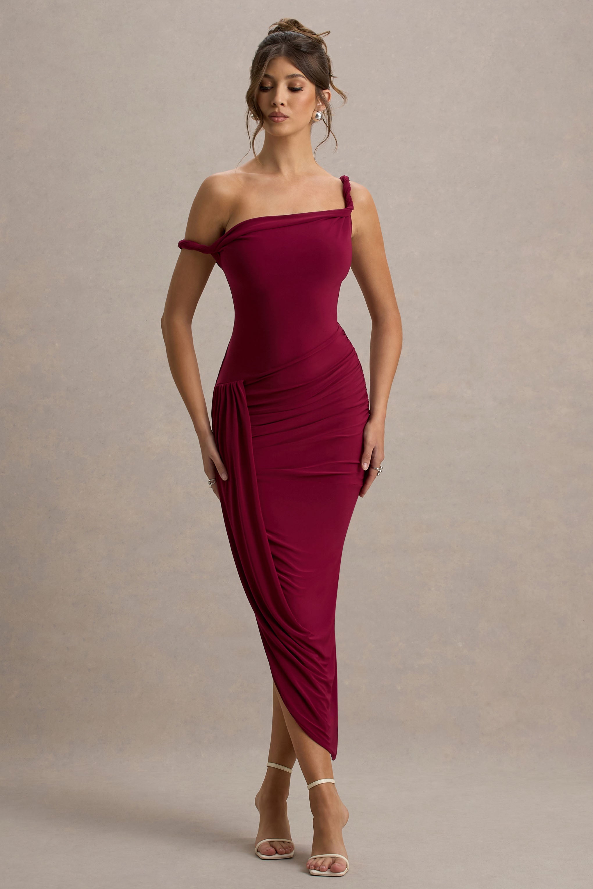 Angelique | Bordo Kıvrımlı Asimetrik Maxi Elbise