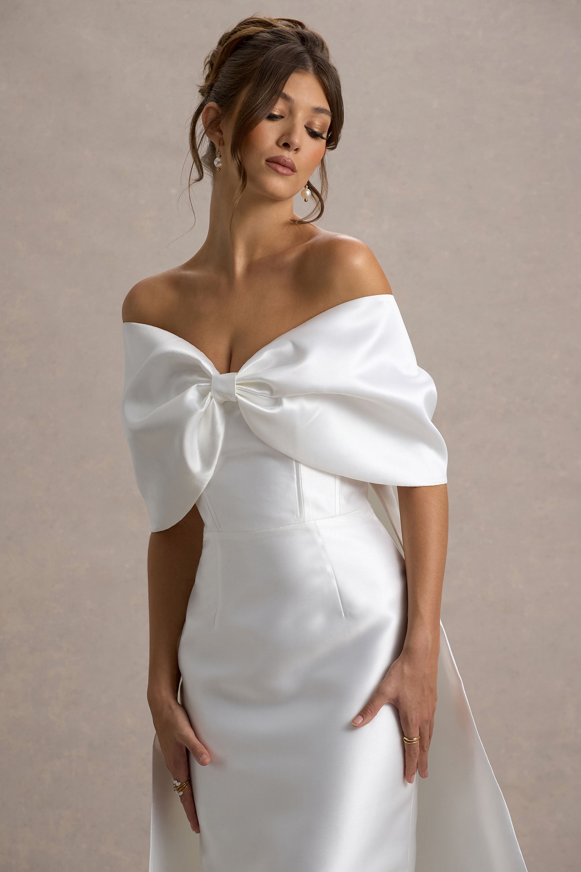 Daha Fazlasını İstemek | Büyük Kemerli Off White Saten Maxi Elbise
