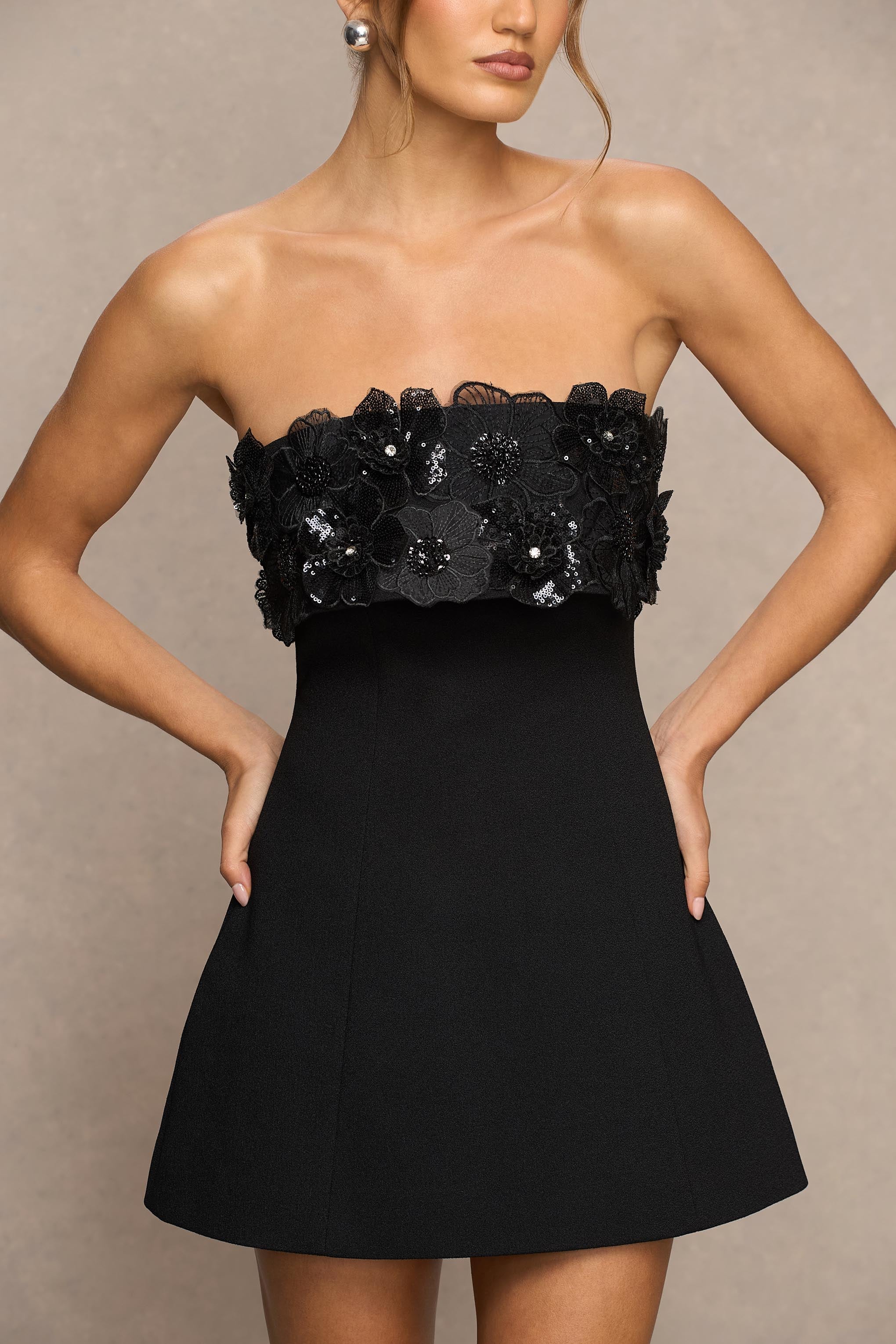 Tempest | Süslemeli Siyah Halter Yaka Mini Elbise