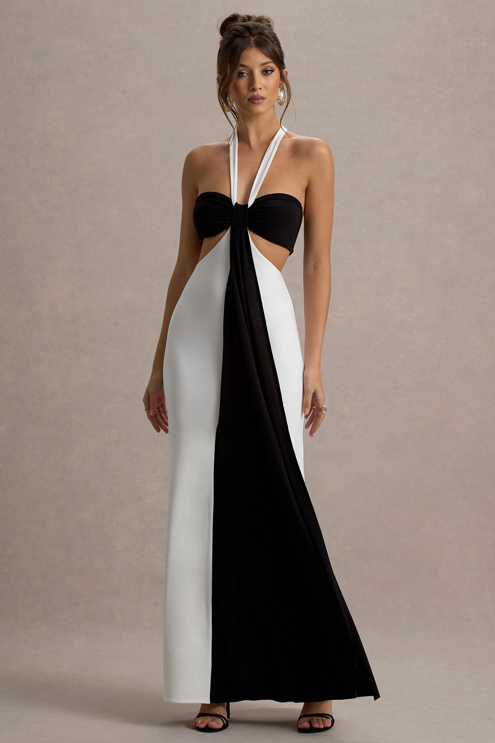 Acentis | Siyah & Beyaz Halter Yaka Kesik Maxi Elbise