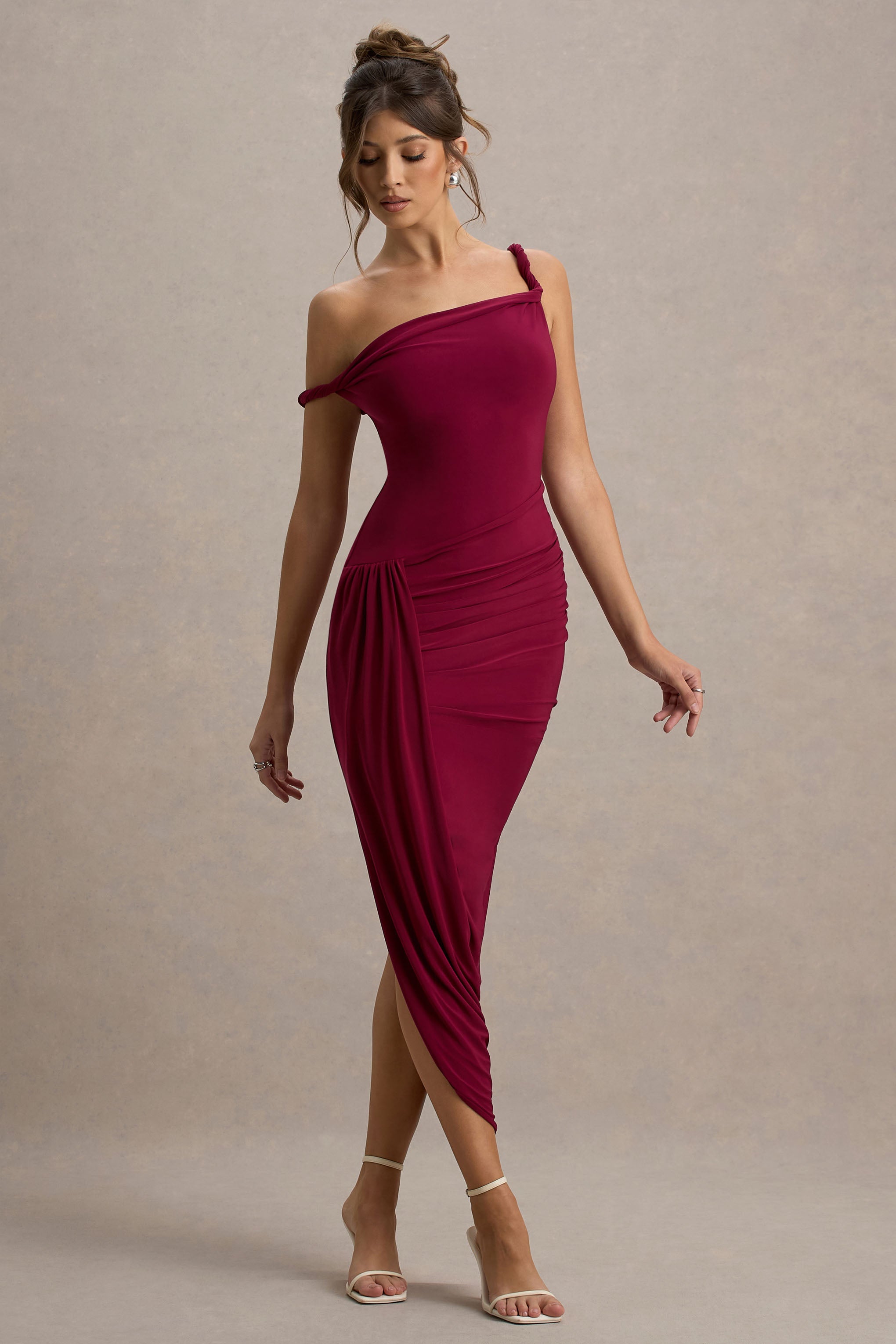 Angelique | Bordo Kıvrımlı Asimetrik Maxi Elbise