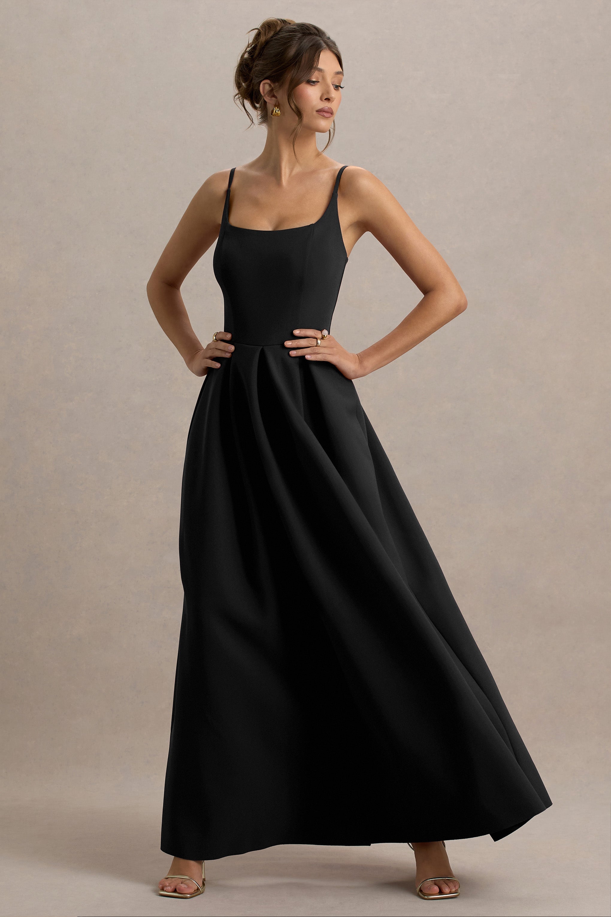 Bambina | Siyah Scoop-Yaka Plise Maxi Elbise