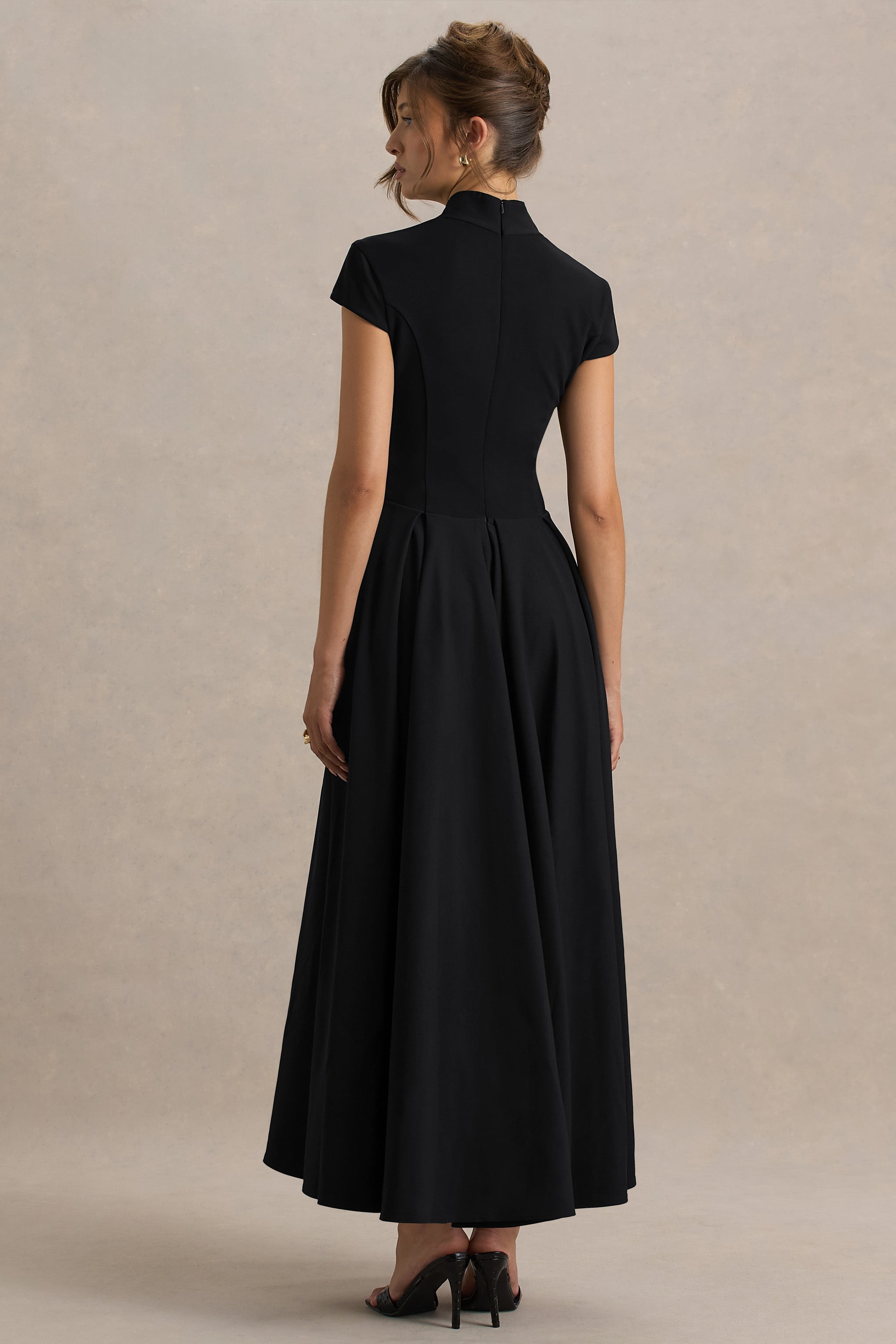 Scarlett | Siyah Asimetrik Yaka Maxi Elbise