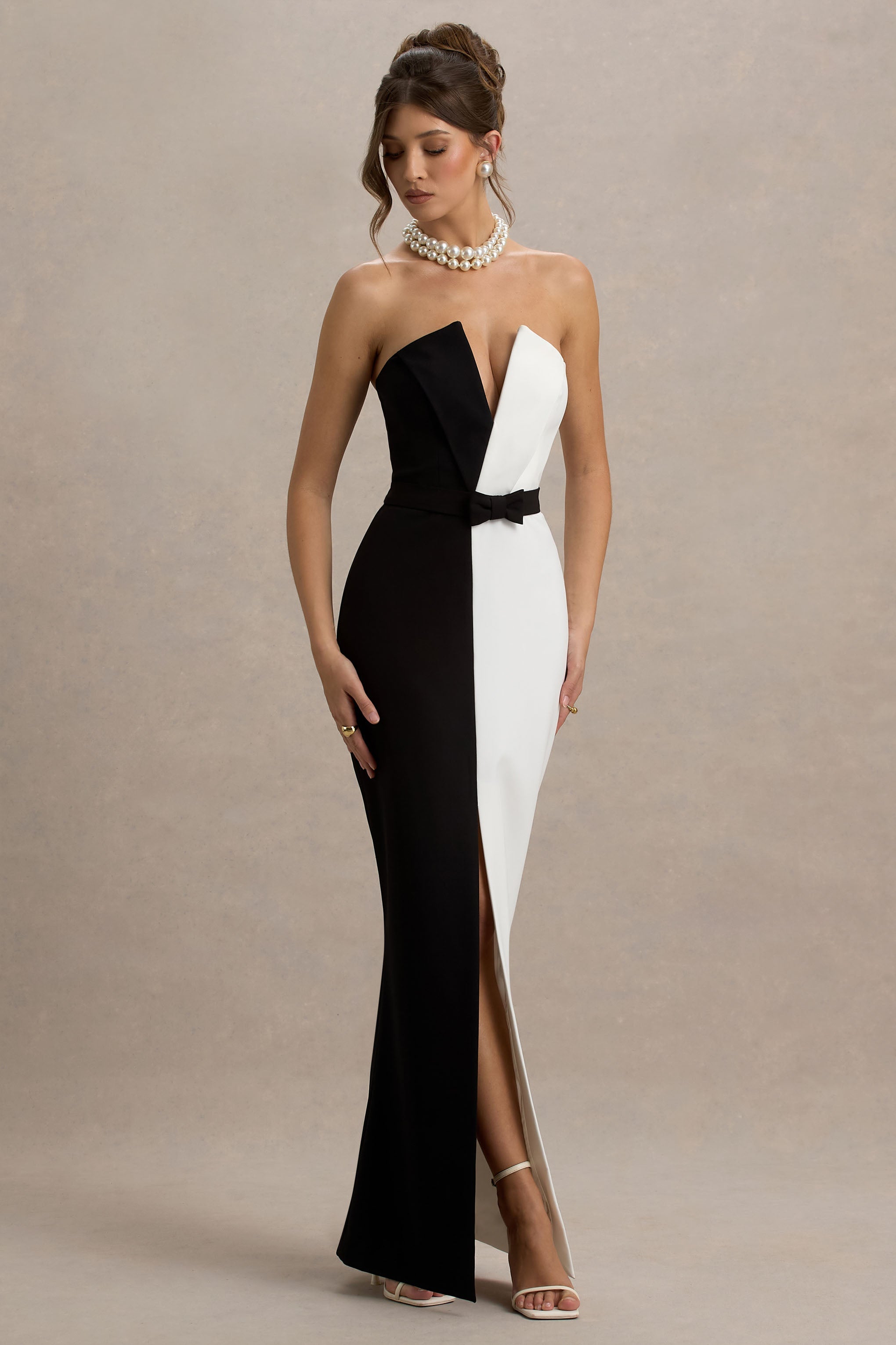 Beatrice | Siyah & Beyaz Derin Yırtmaçlı Bandeau Maxi Elbise