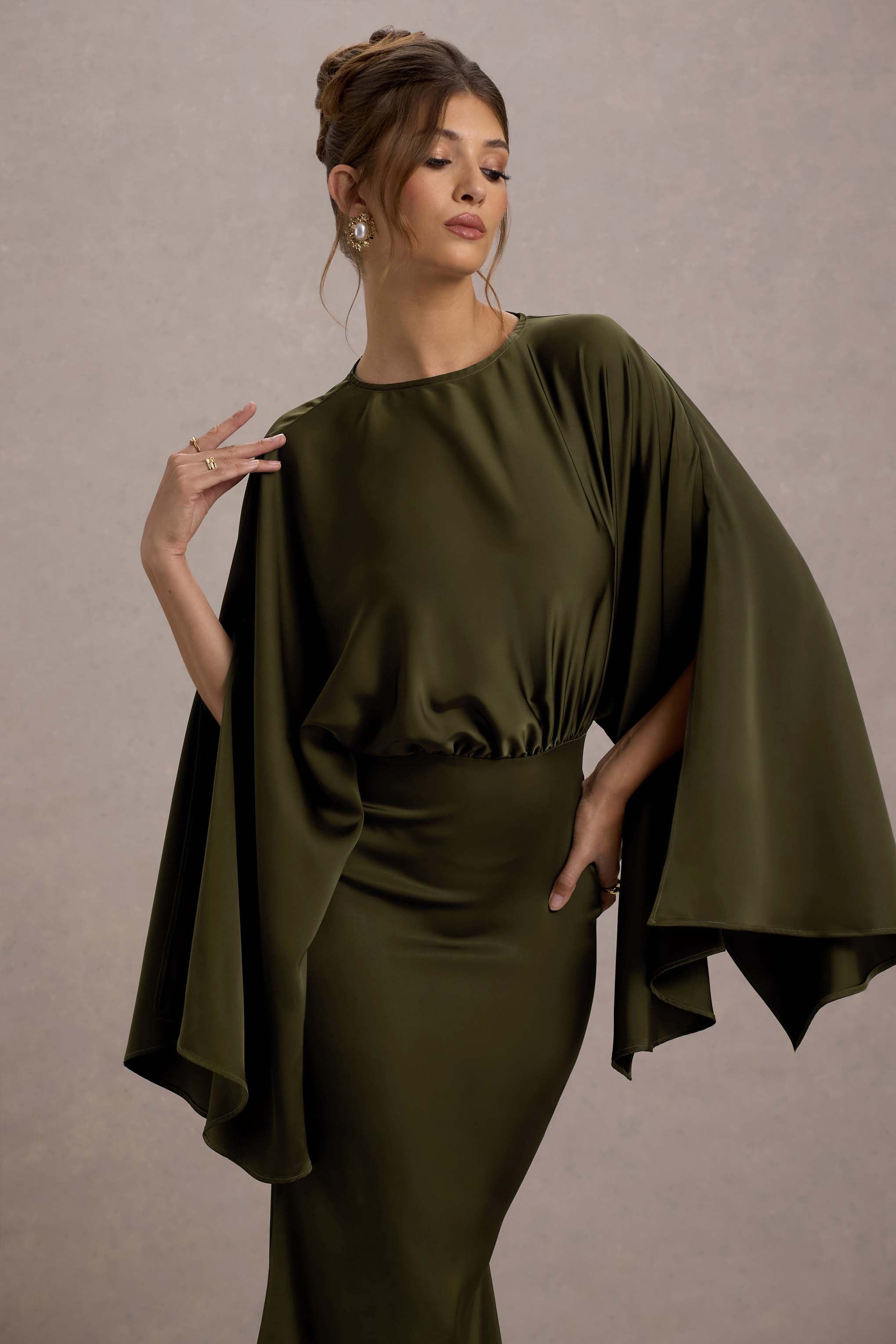 Zuzanna | Kıvrımlı Maxi Elbise, Kapağı Kolları ile