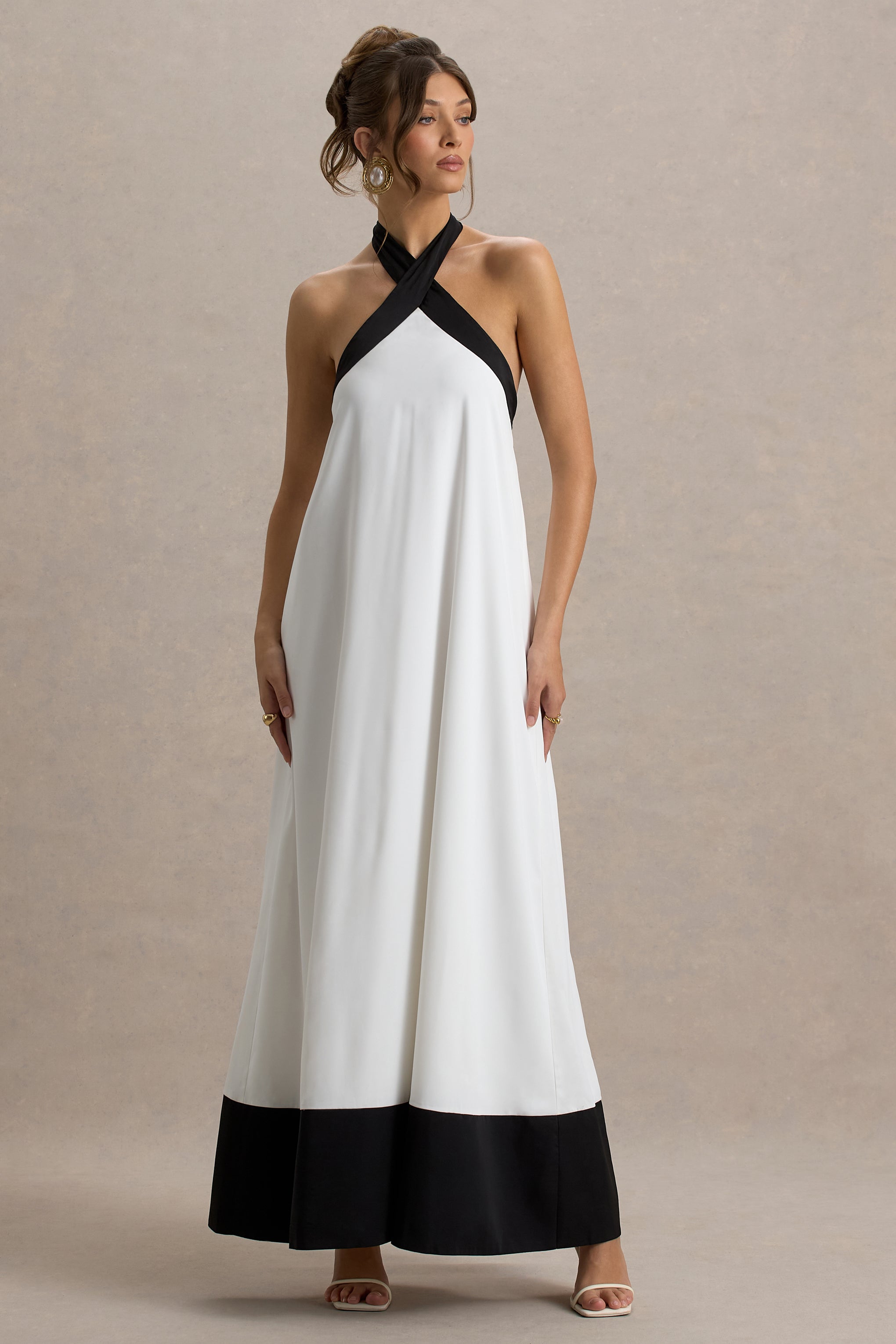 Clarabella | Beyaz & Siyah Halter Yaka Maxi Elbise