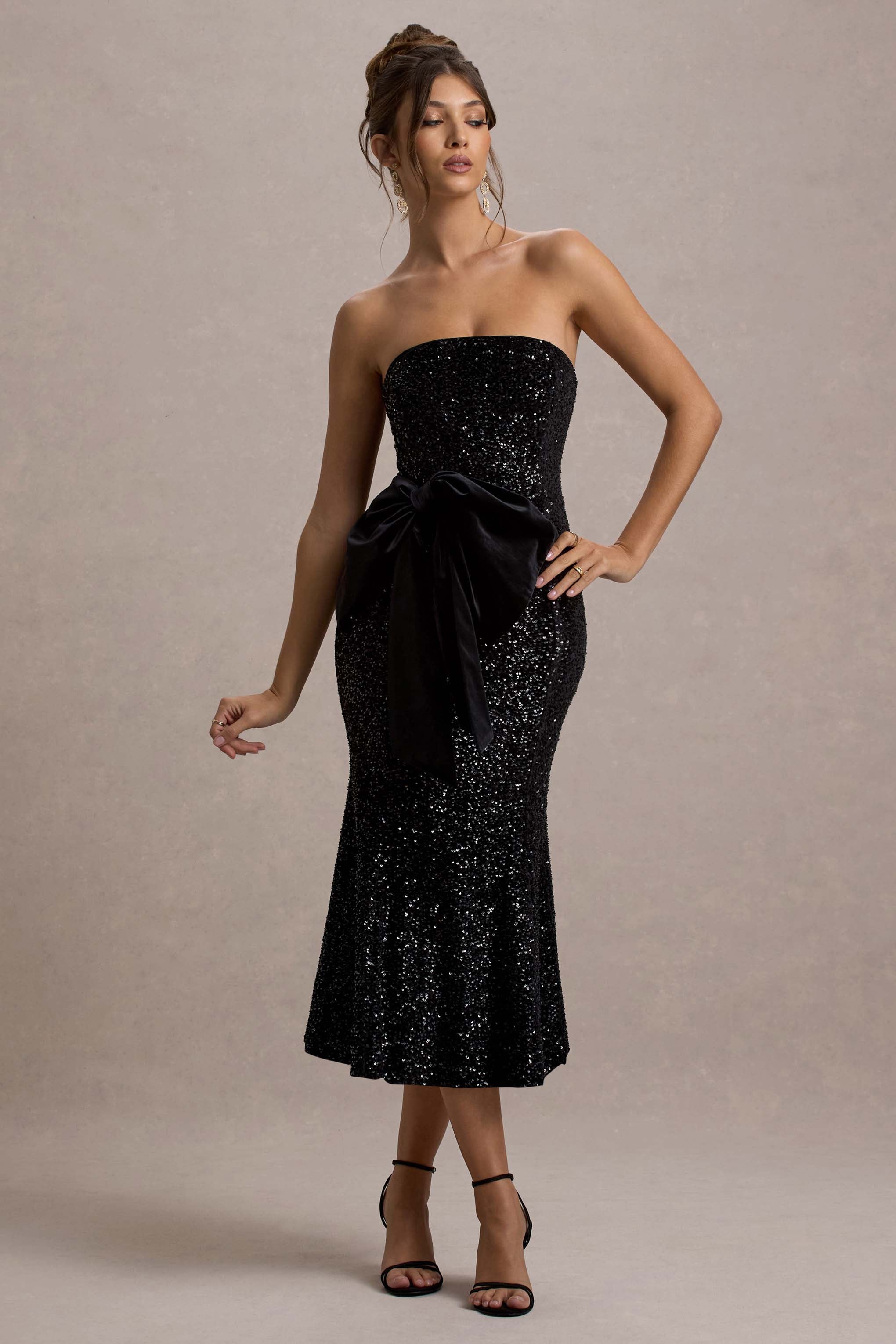 Adee | Siyah Payet Kadife Halter Yaka Midi Elbise ile Fiyonk