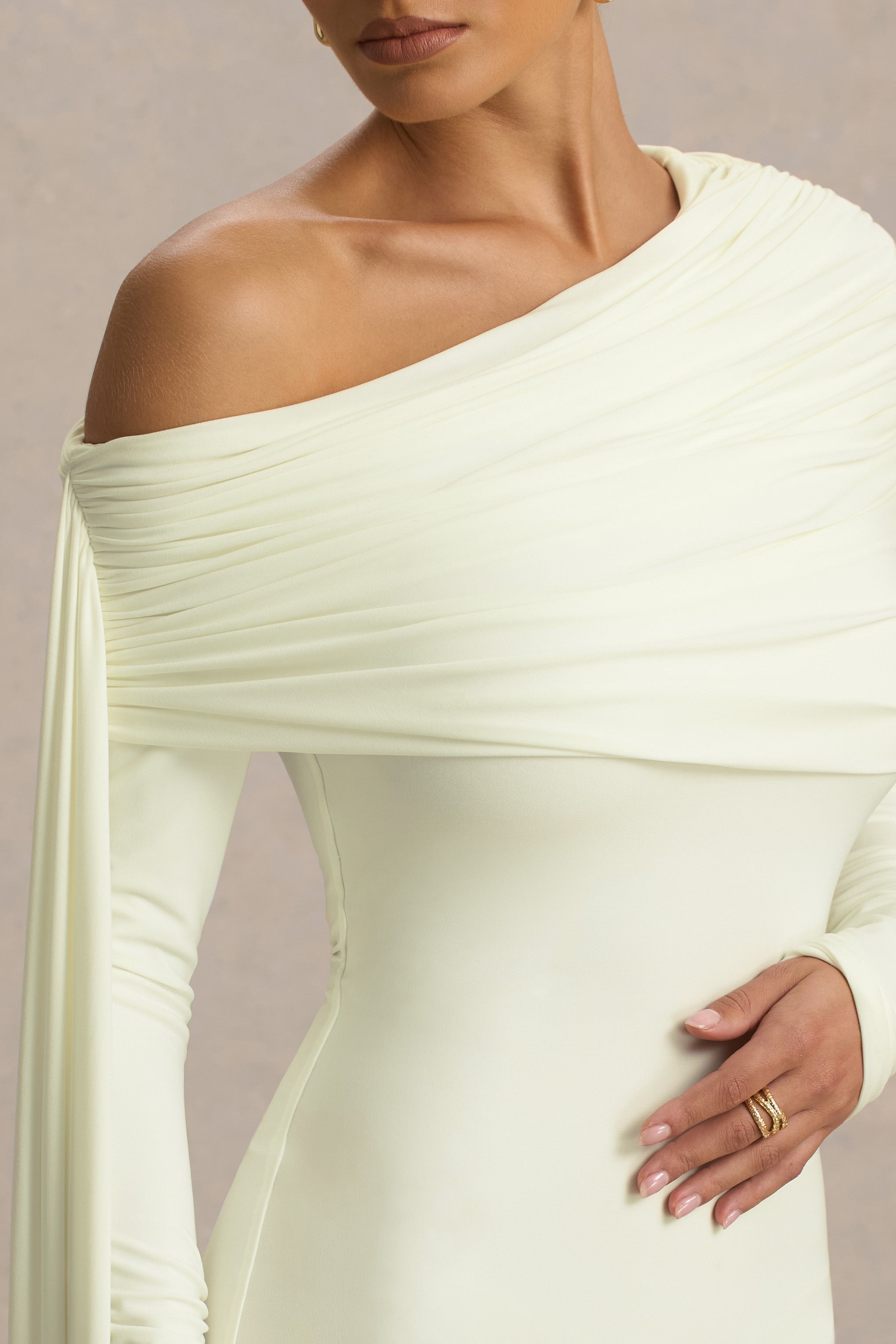 Octavia | Sash ve Fırfır Detaylı Krem Bardot Yaka Maxi Elbise