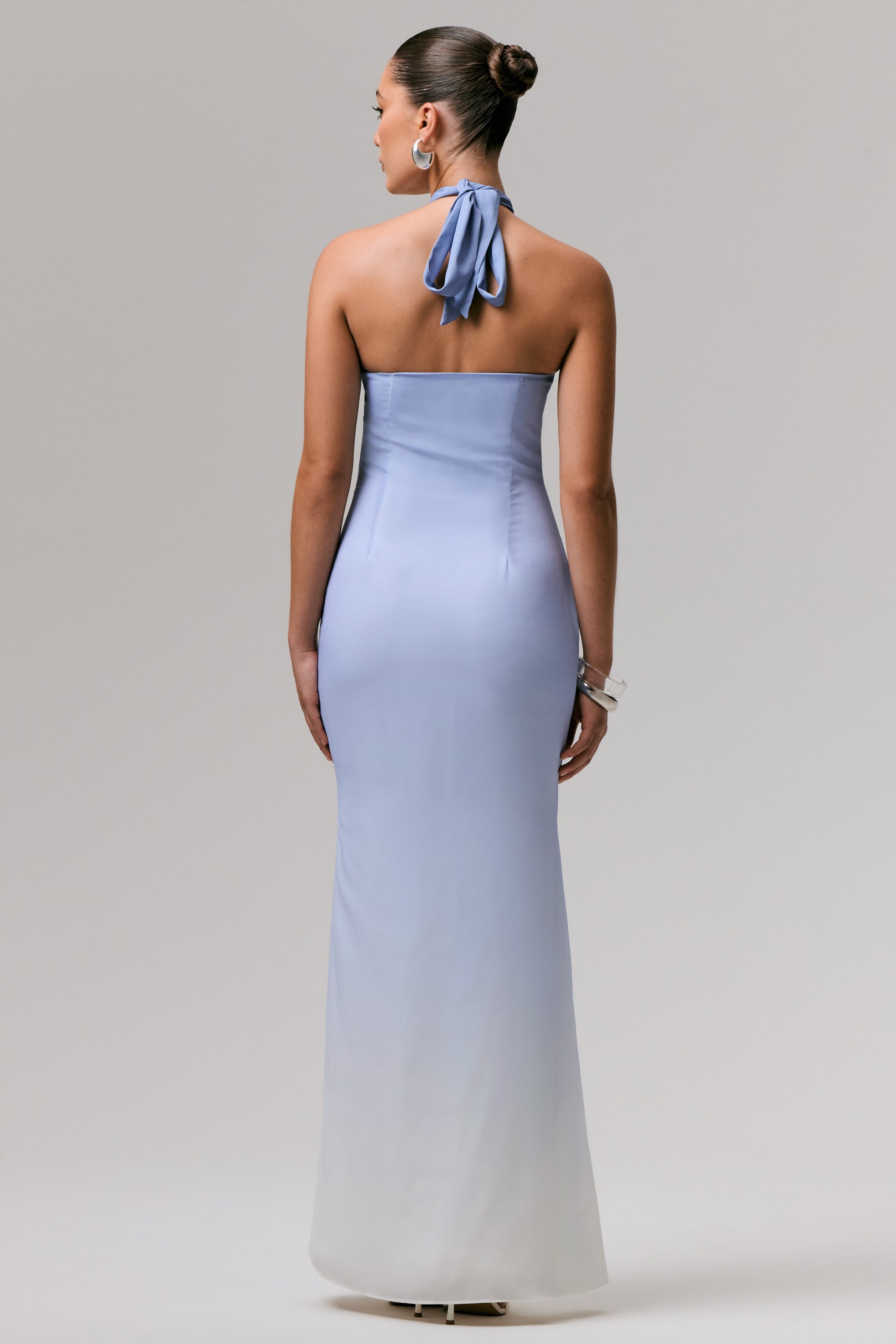 Sharni | Mavi Ombre Şifon Halter Yaka Maxi Elbise