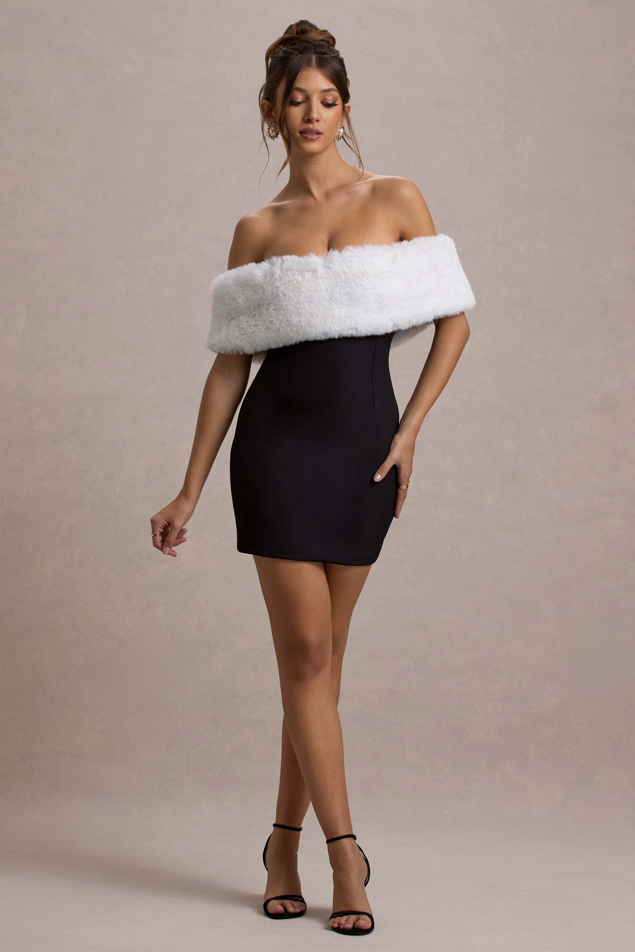 Little Luxe | Beyaz Kürk Detaylı Siyah Bardot Mini Elbise
