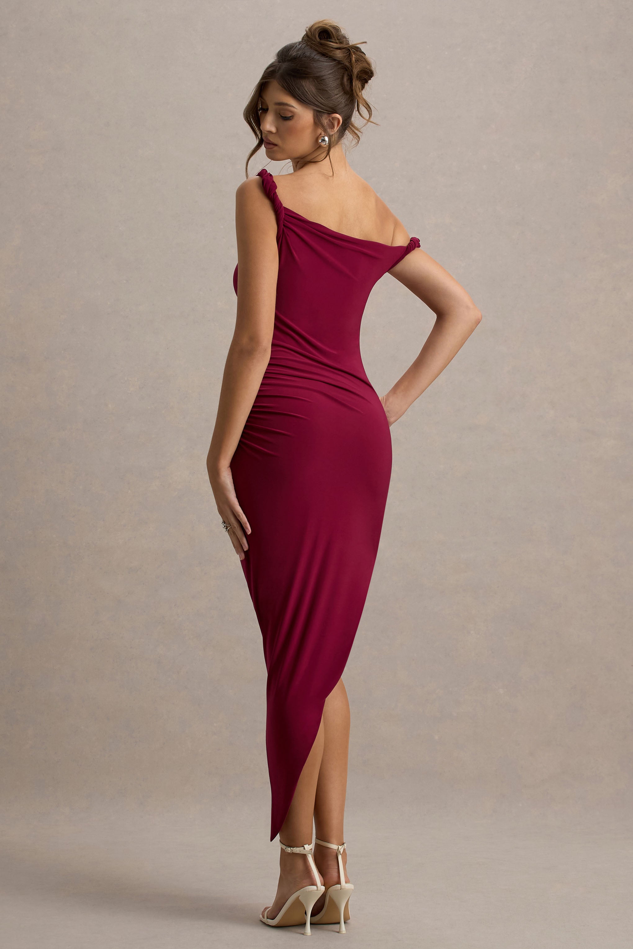 Angelique | Bordo Kıvrımlı Asimetrik Maxi Elbise