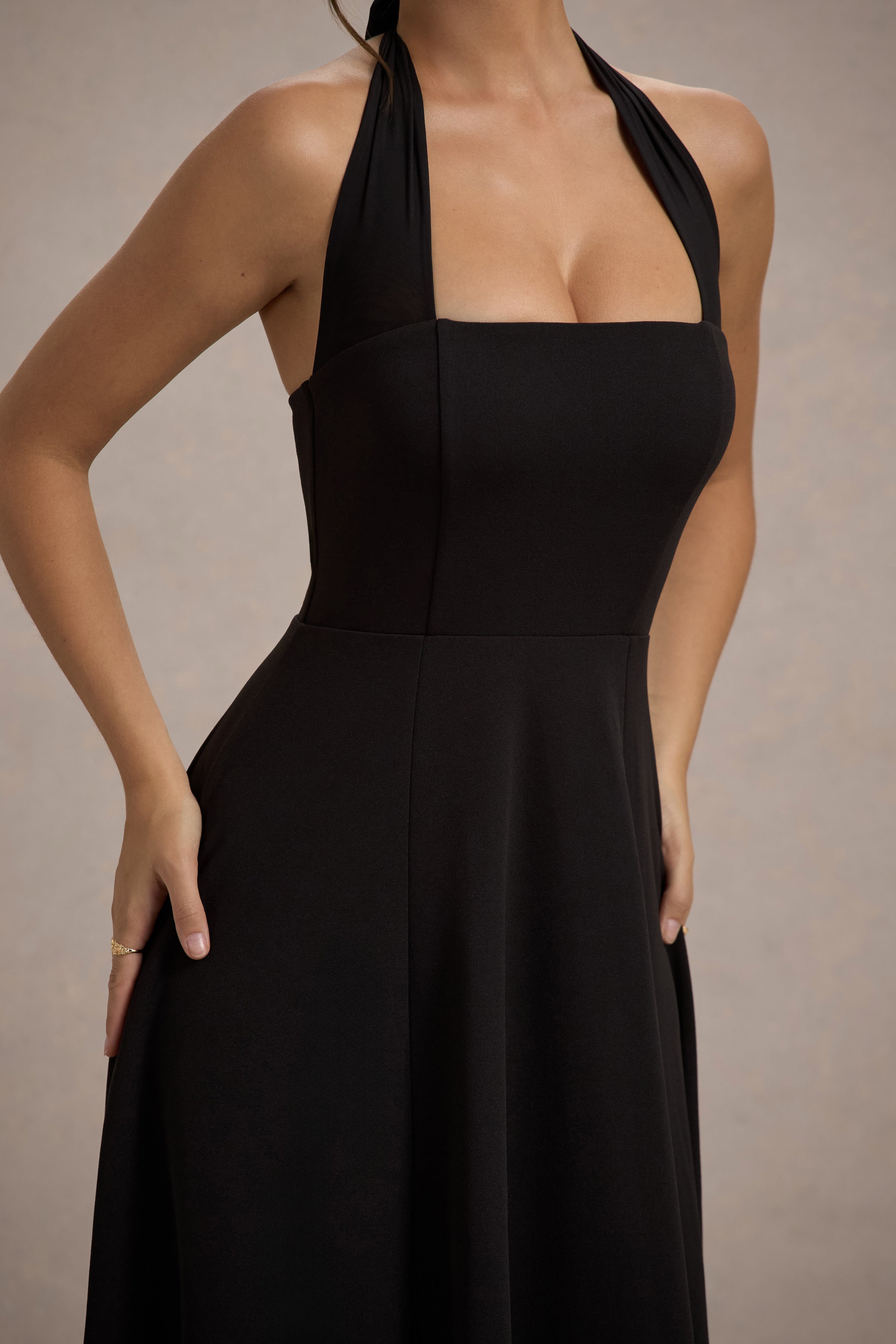 Auburn | Siyah Halter Kesim Midi Elbise