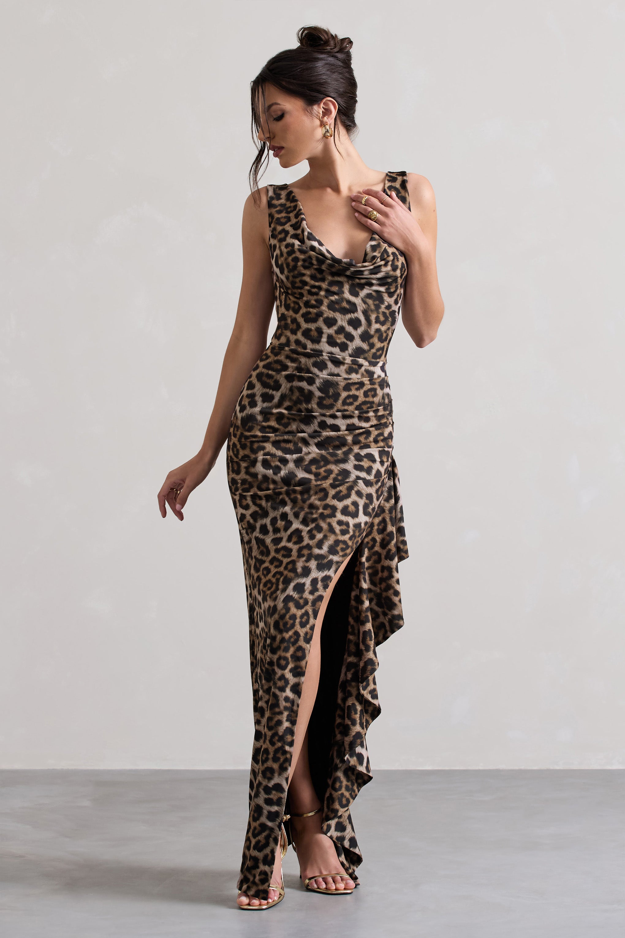 Kaida | Leopar Desenli Kolları Ruffle Detaylı Yırtmaçlı Maxi Elbise