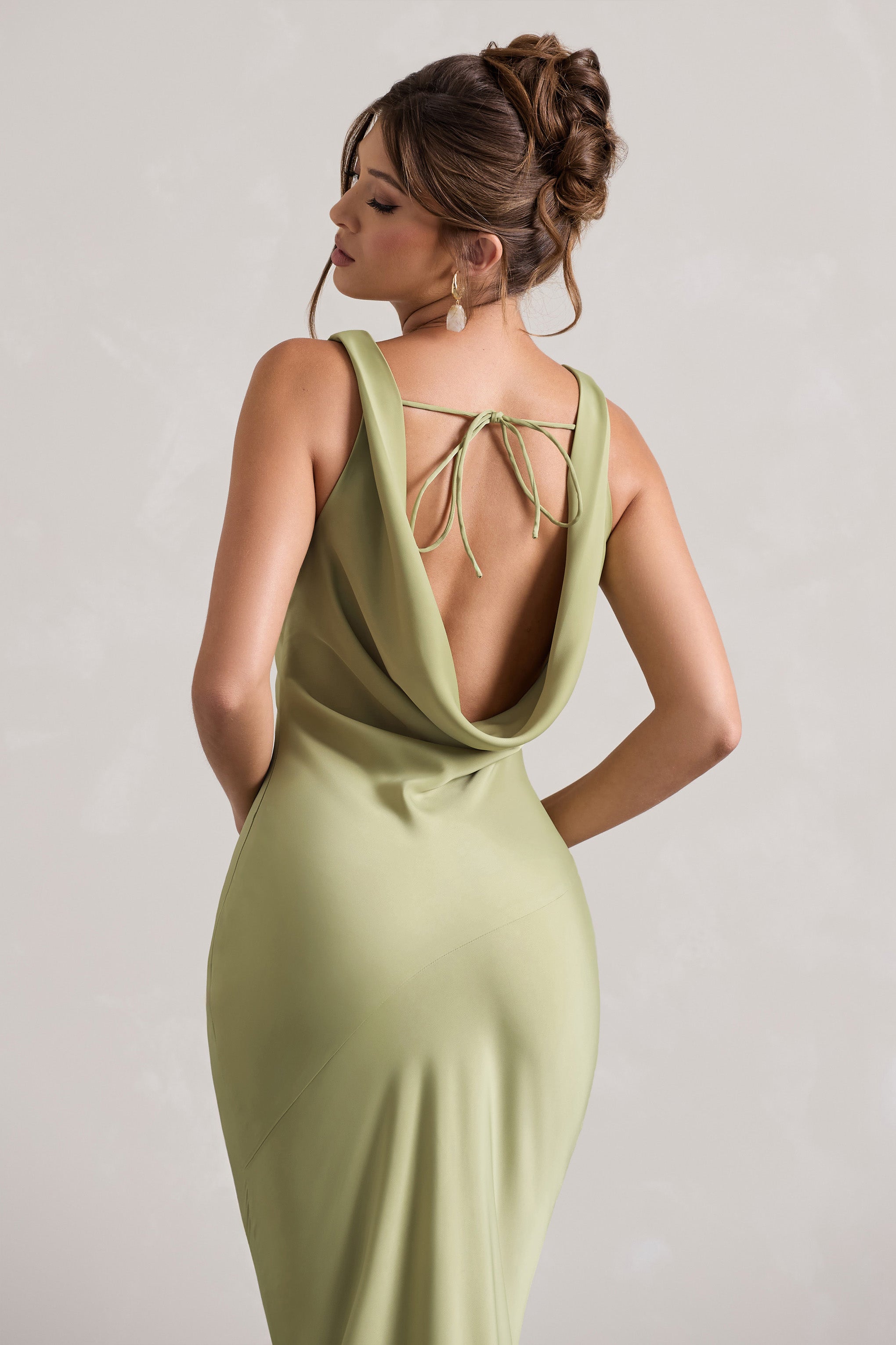 Alesso | Açık Zeytin Saten Cowl-Neck Maxi Elbise