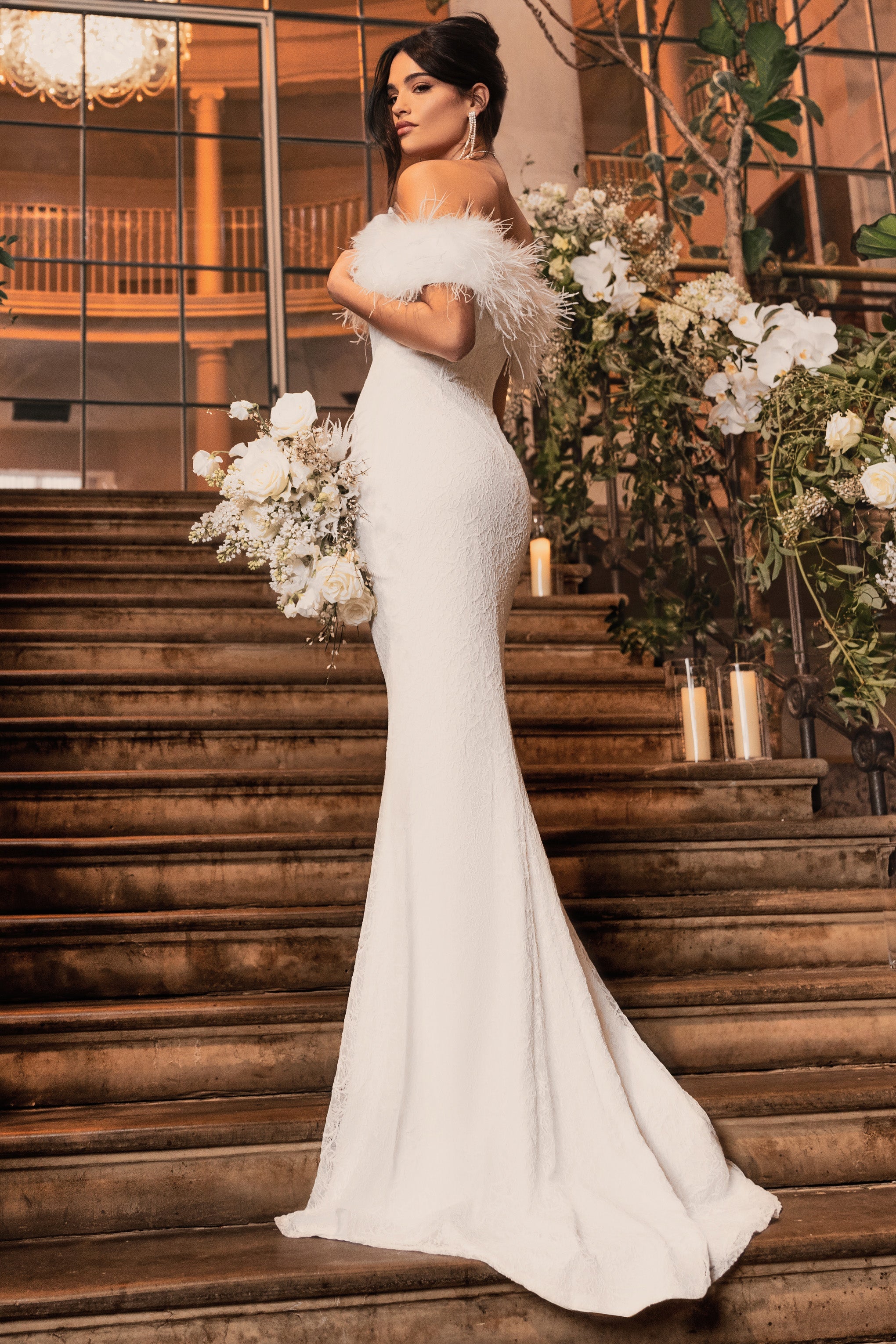 İdyll | Beyaz Dantel Bardot Tüy Fishtail Maxi Elbise