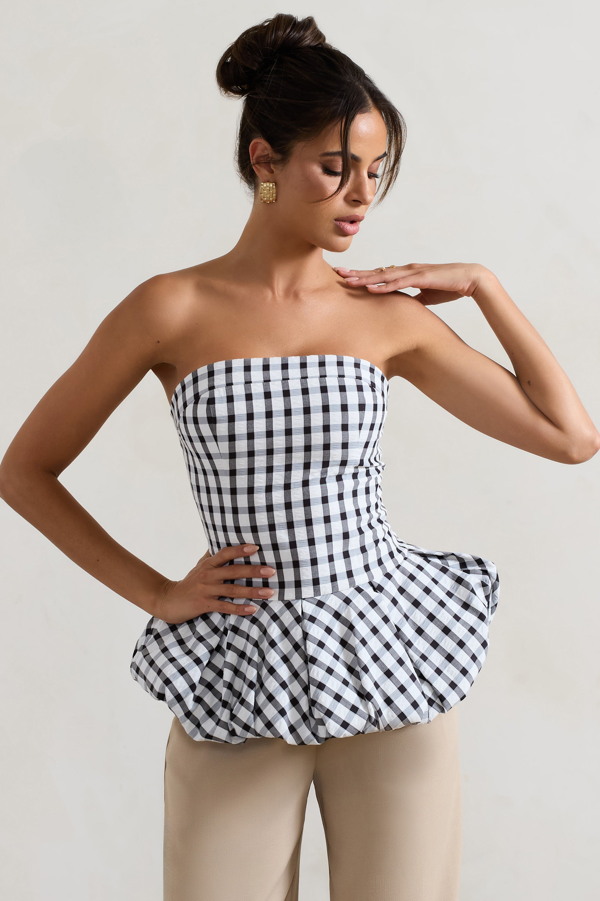 Onunla Yuvarlan | Siyah & Beyaz Gingham Bandeau Volanlı Üst