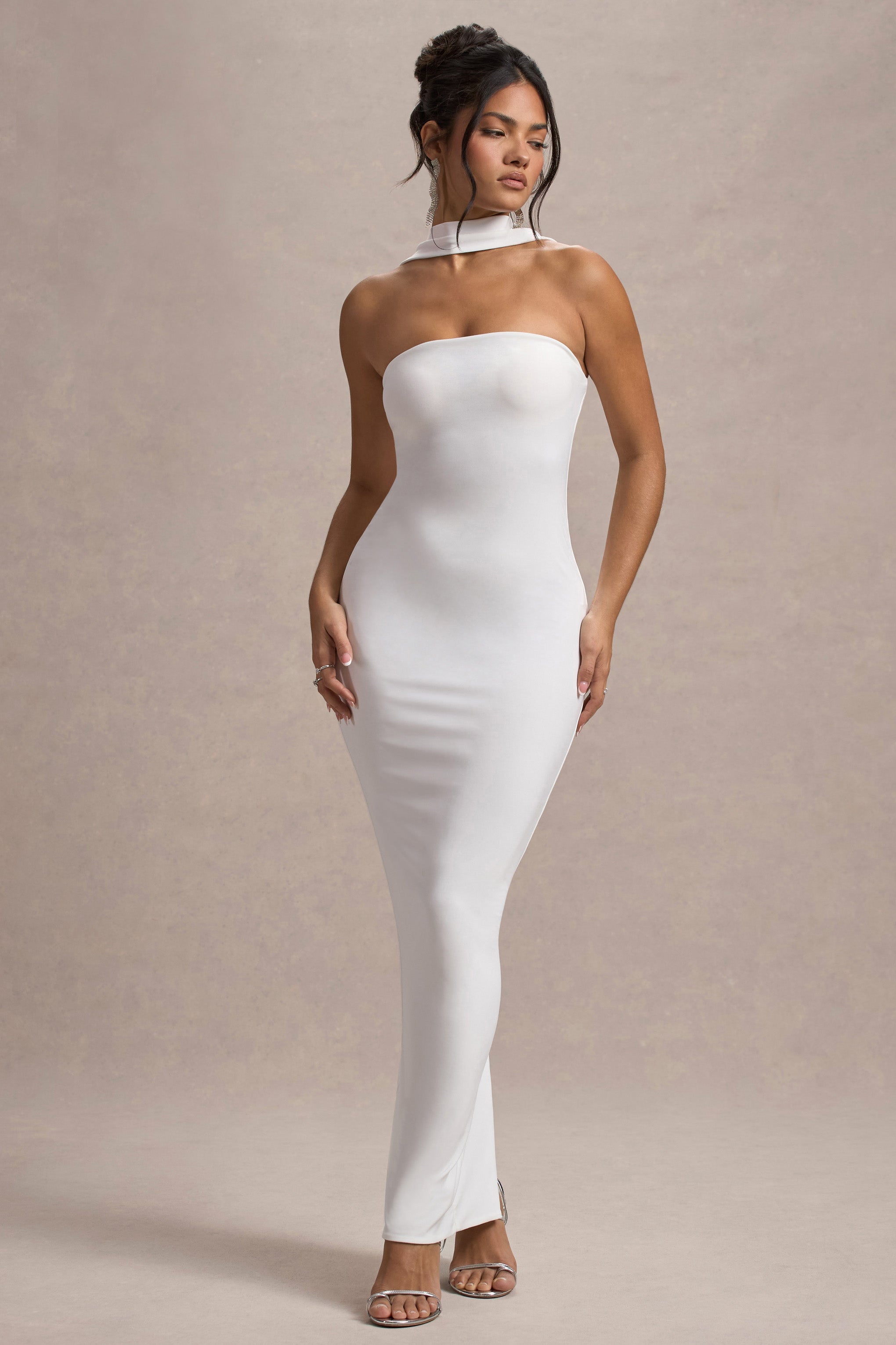 Nobu | Halter Yaka Beyaz Maxi Elbise