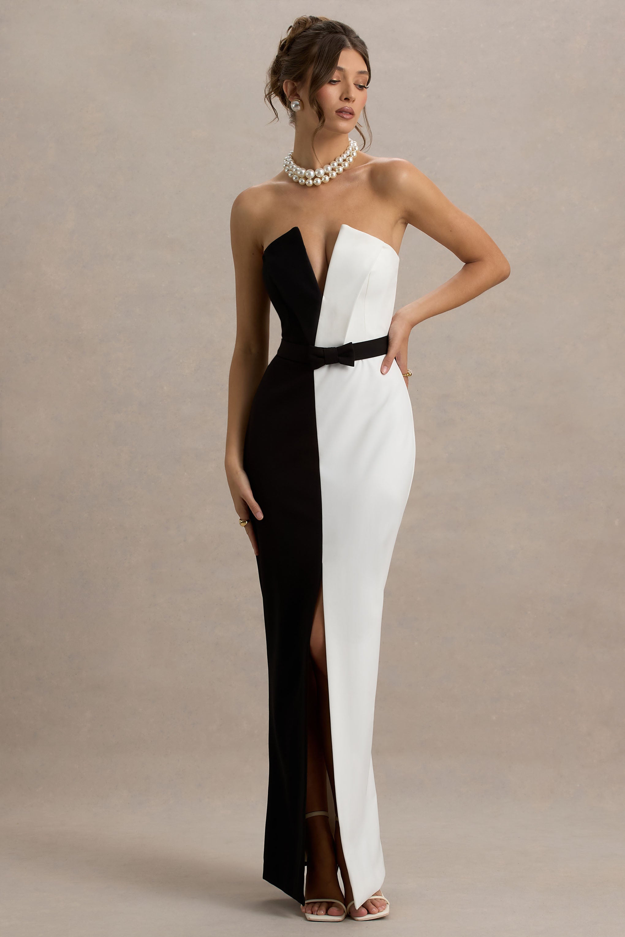 Beatrice | Siyah & Beyaz Derin Yırtmaçlı Bandeau Maxi Elbise